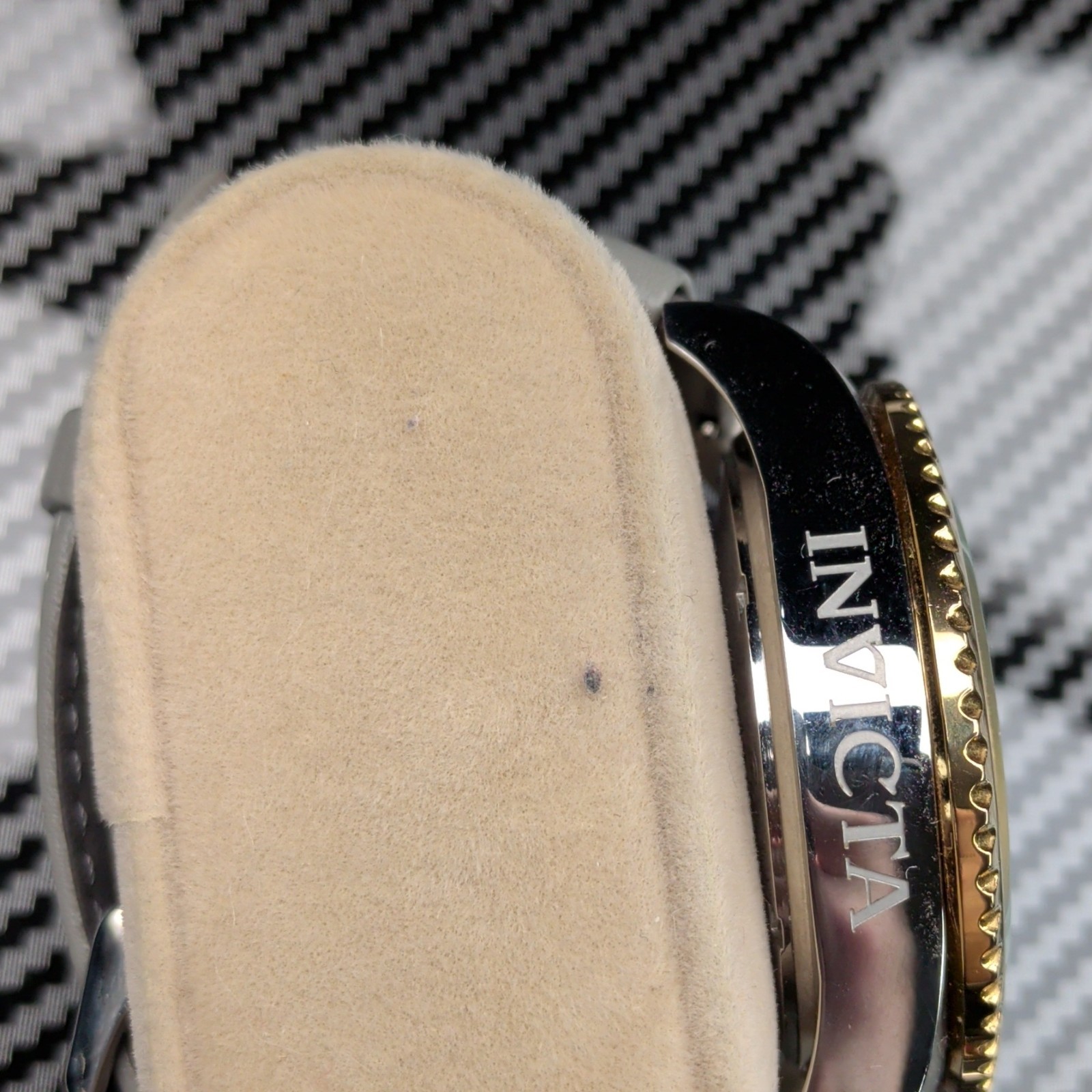 Invicta Grand Diver 30331 Quartz Diamond Gray Leather Strap Silver Gold 300m