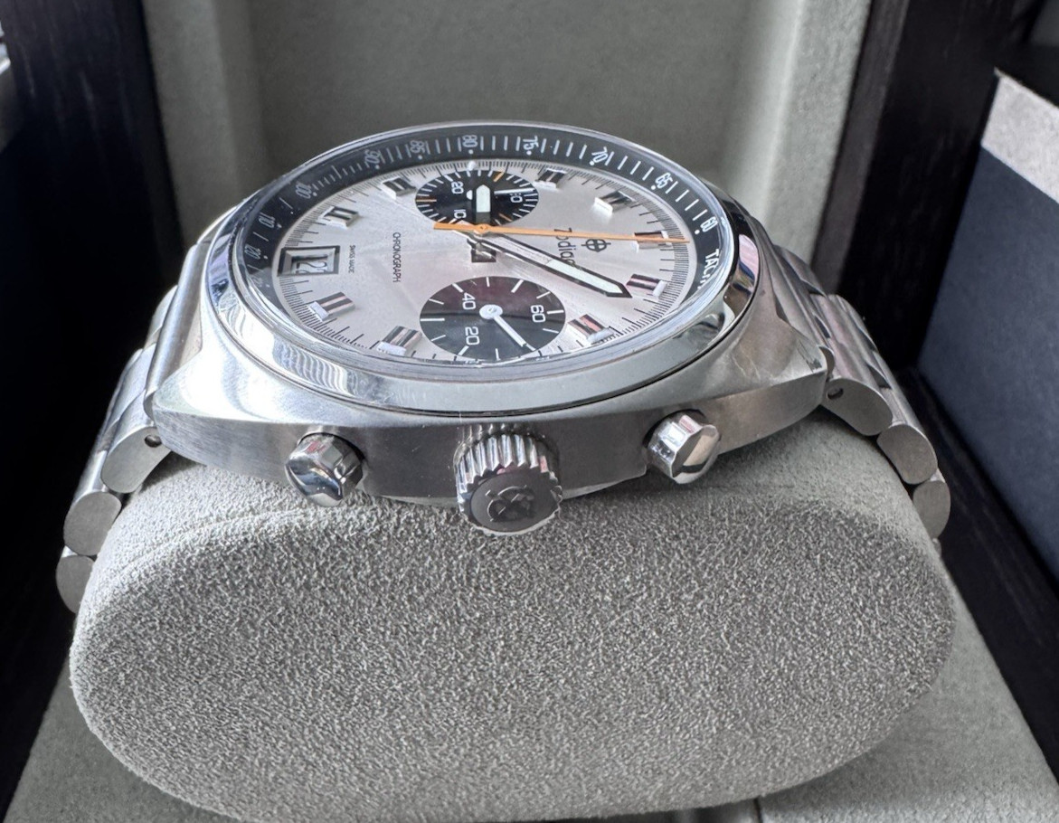 ZODIAC Grandrally ZO9600 Heritage Chronograph Panda Dial Swiss Quartz MINT