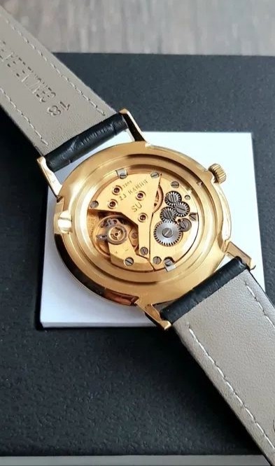 Vintage Poljot De Luxe 23 Jewels USSR Serviced Ultra Slim Mechanical Watch