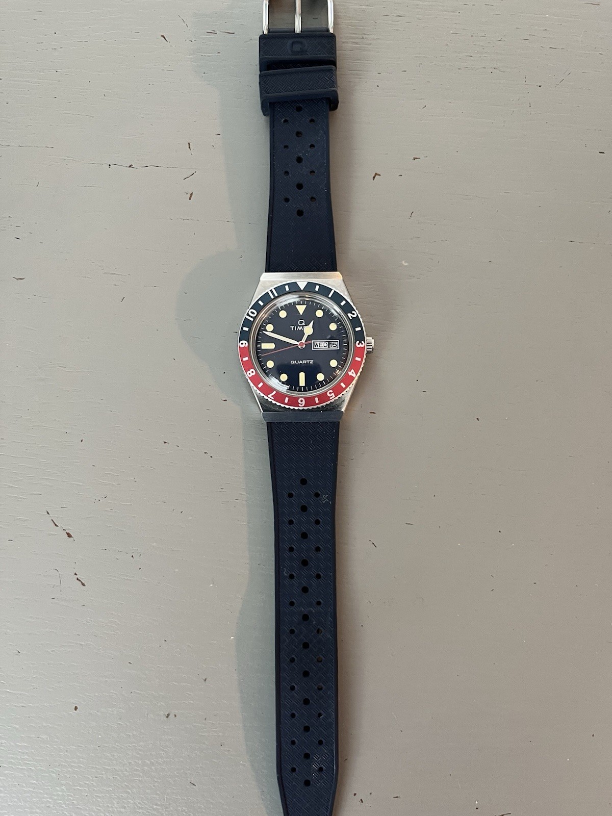 Timex Quartz Analog Wristwatch Blue Dial Date Red/Blue 12-Hour Bezel