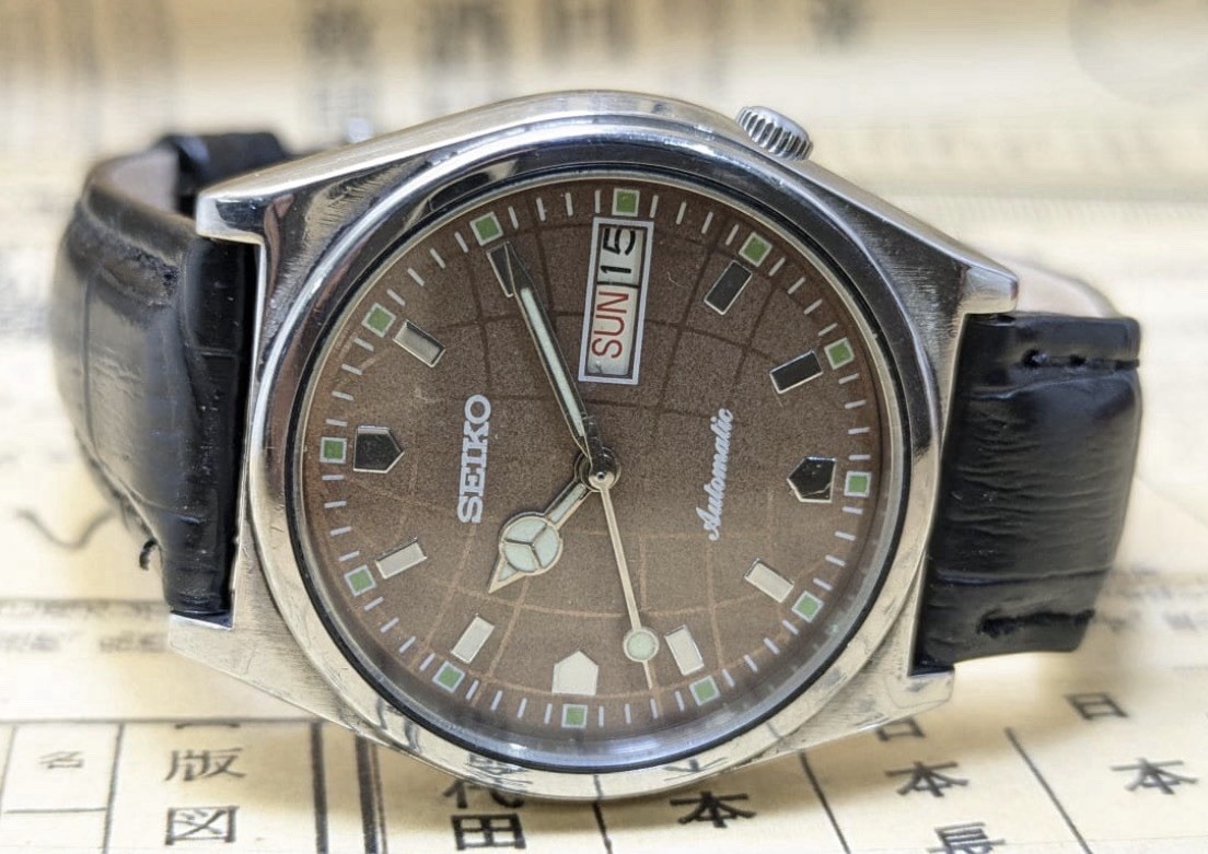 Vintage Seiko 5 Automatic 21 Jewels 7009 Mens Wristwatch Japan Made Casual Watch