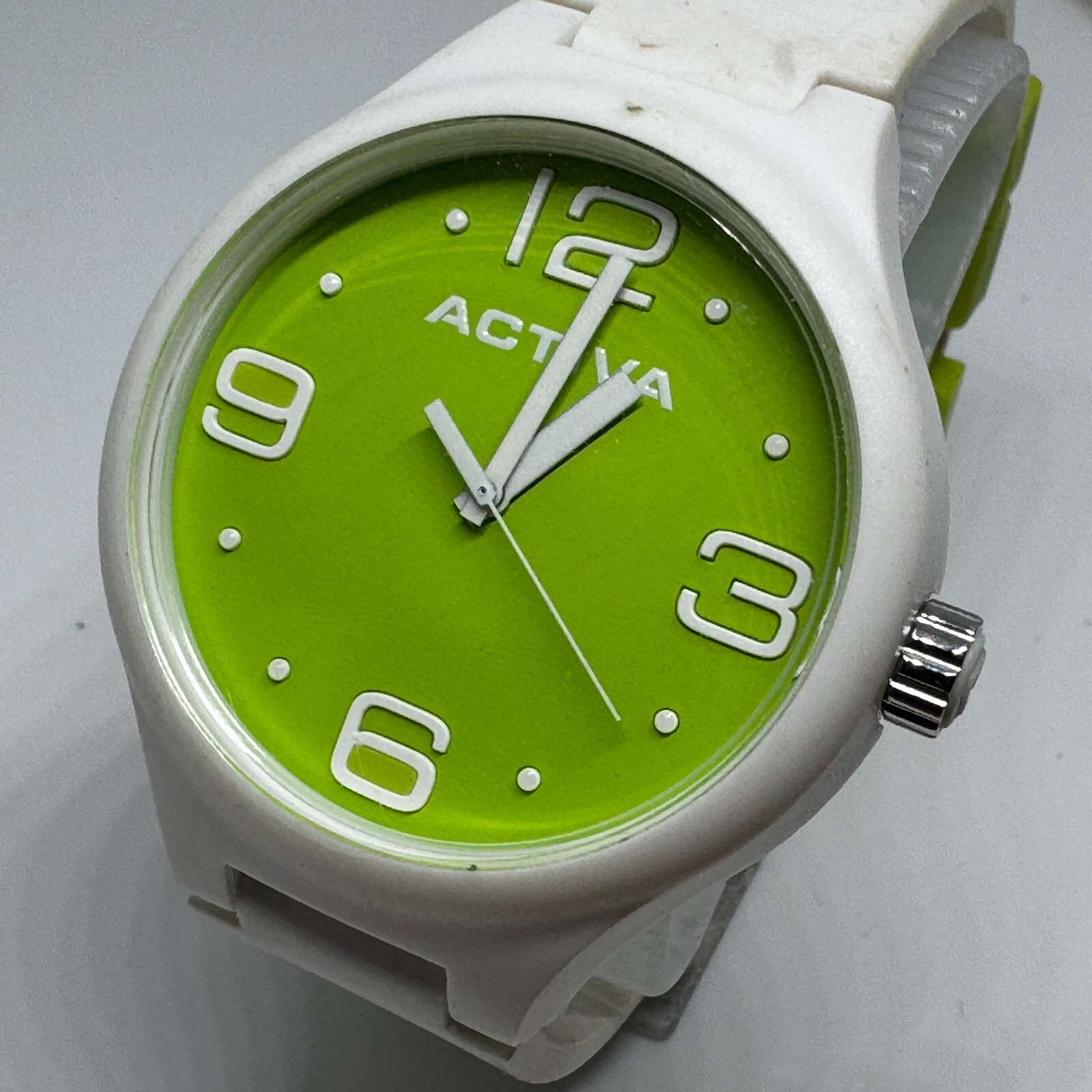 Activa Quartz Watch Unisex 50m White Green Plastic Rubber Swiss Parts New Batter
