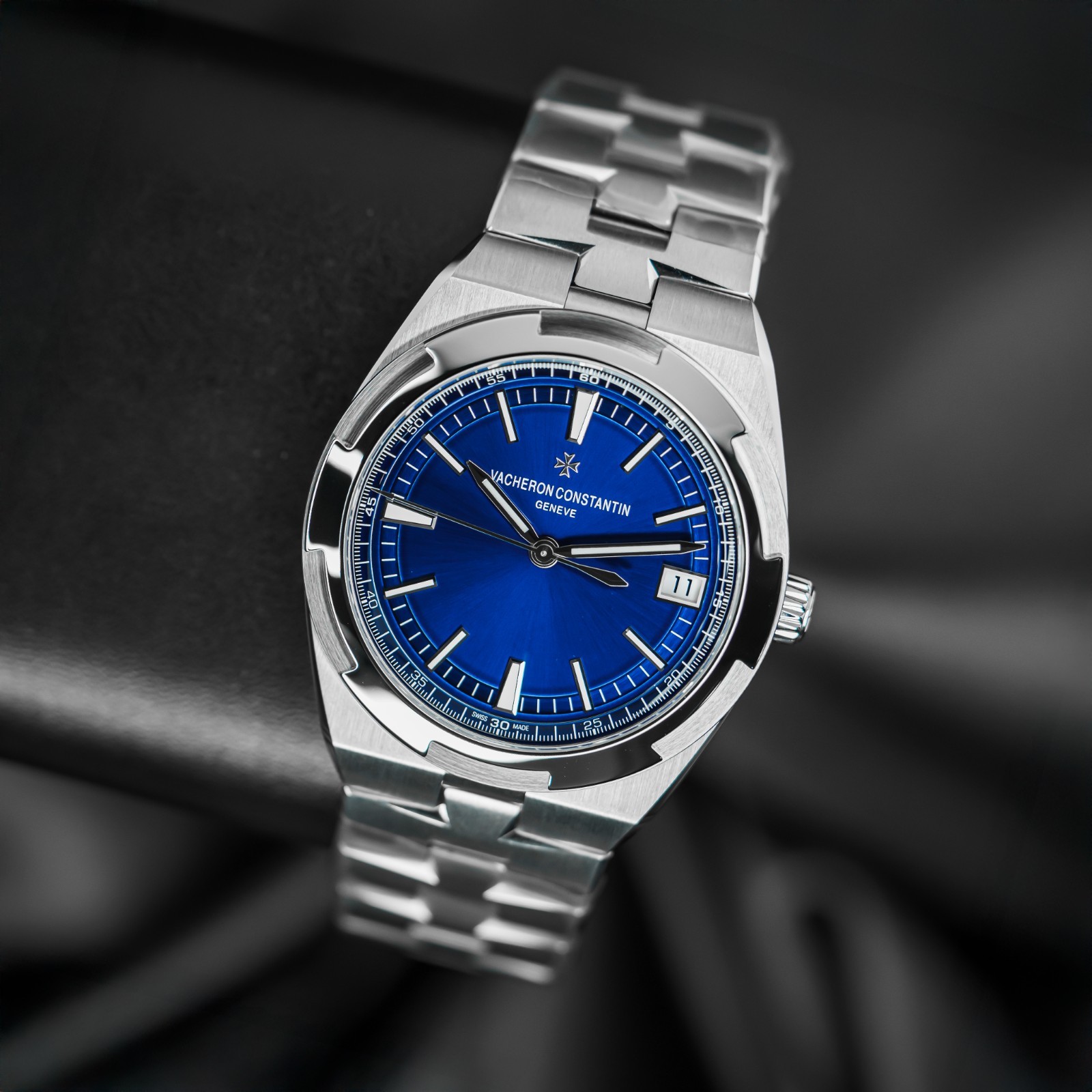 RARE NEW Vacheron Constantin Overseas Blue Dial – 4500V/110A-B128 Box and Papers