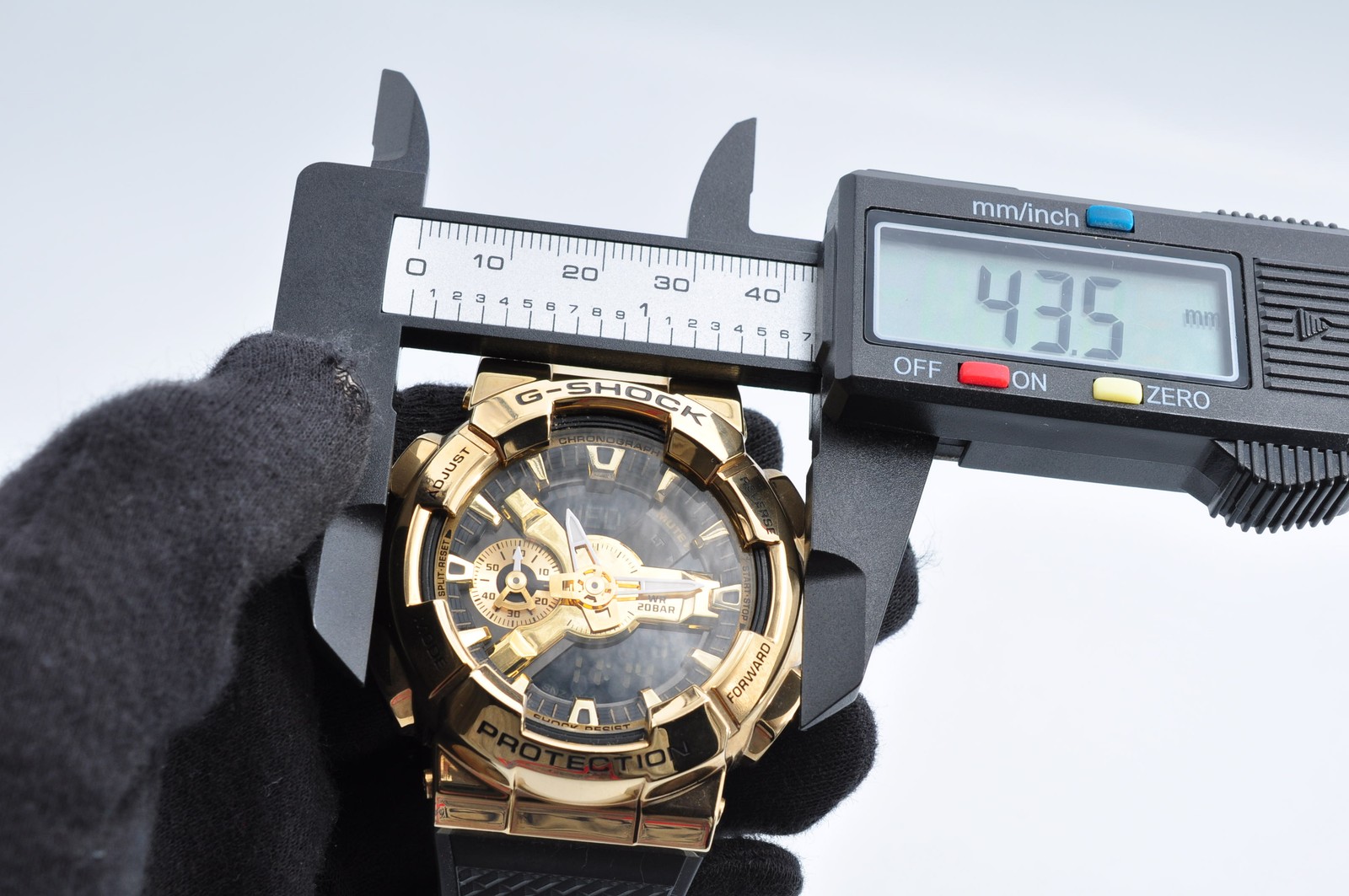 Casio GM-110G G-SHOCK Quartz Analog Digital Watch Gold Metal Bezel Auth w-1330