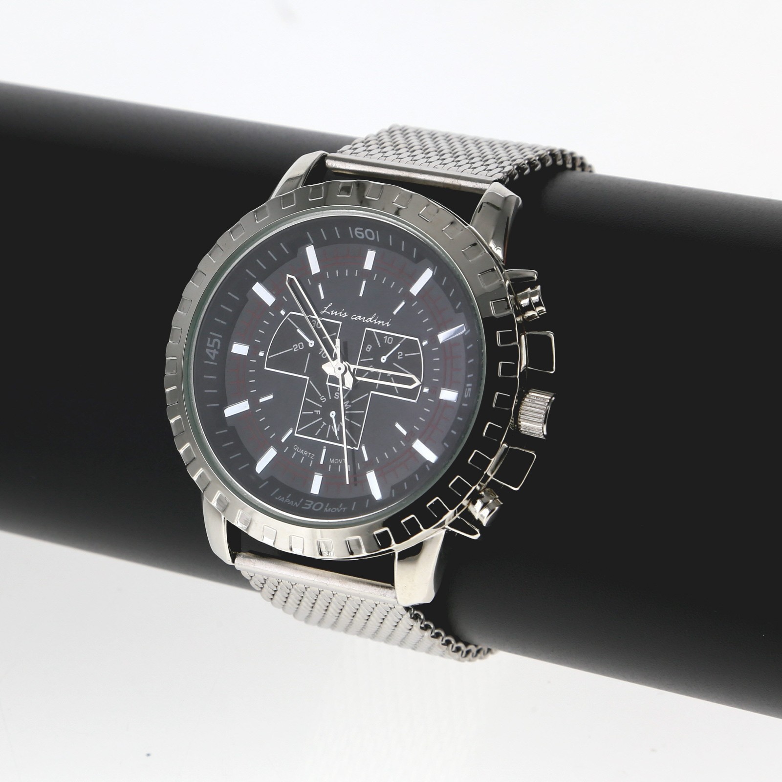 49.4mm Heavy Metal Men’s Quartz Watch Black Dial Metal Mesh Band