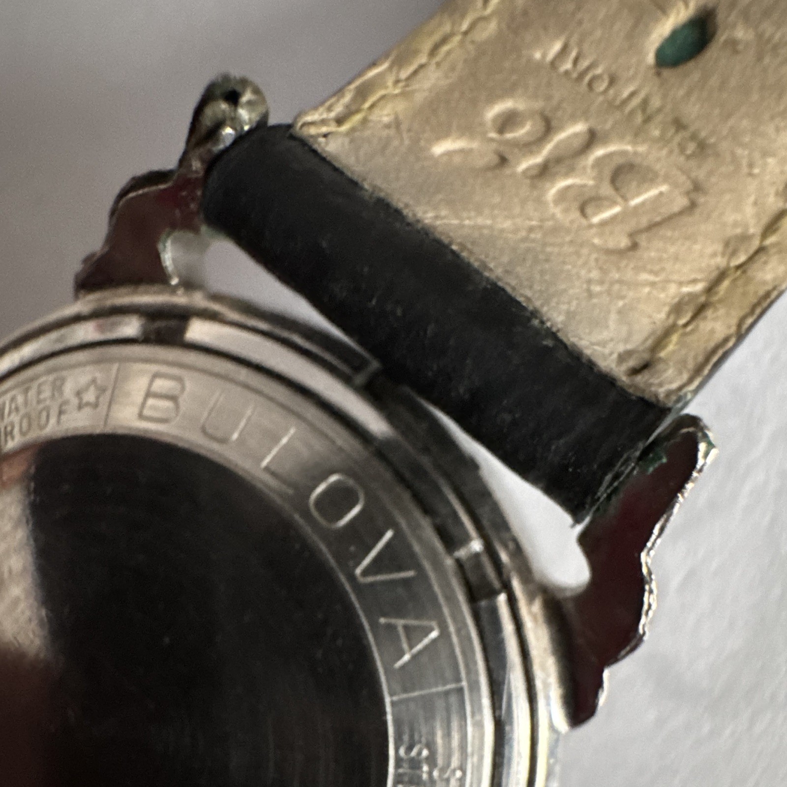 Bulova Selfwinding Automatic Vintage 23J 35mm Gold Dial Black Leather