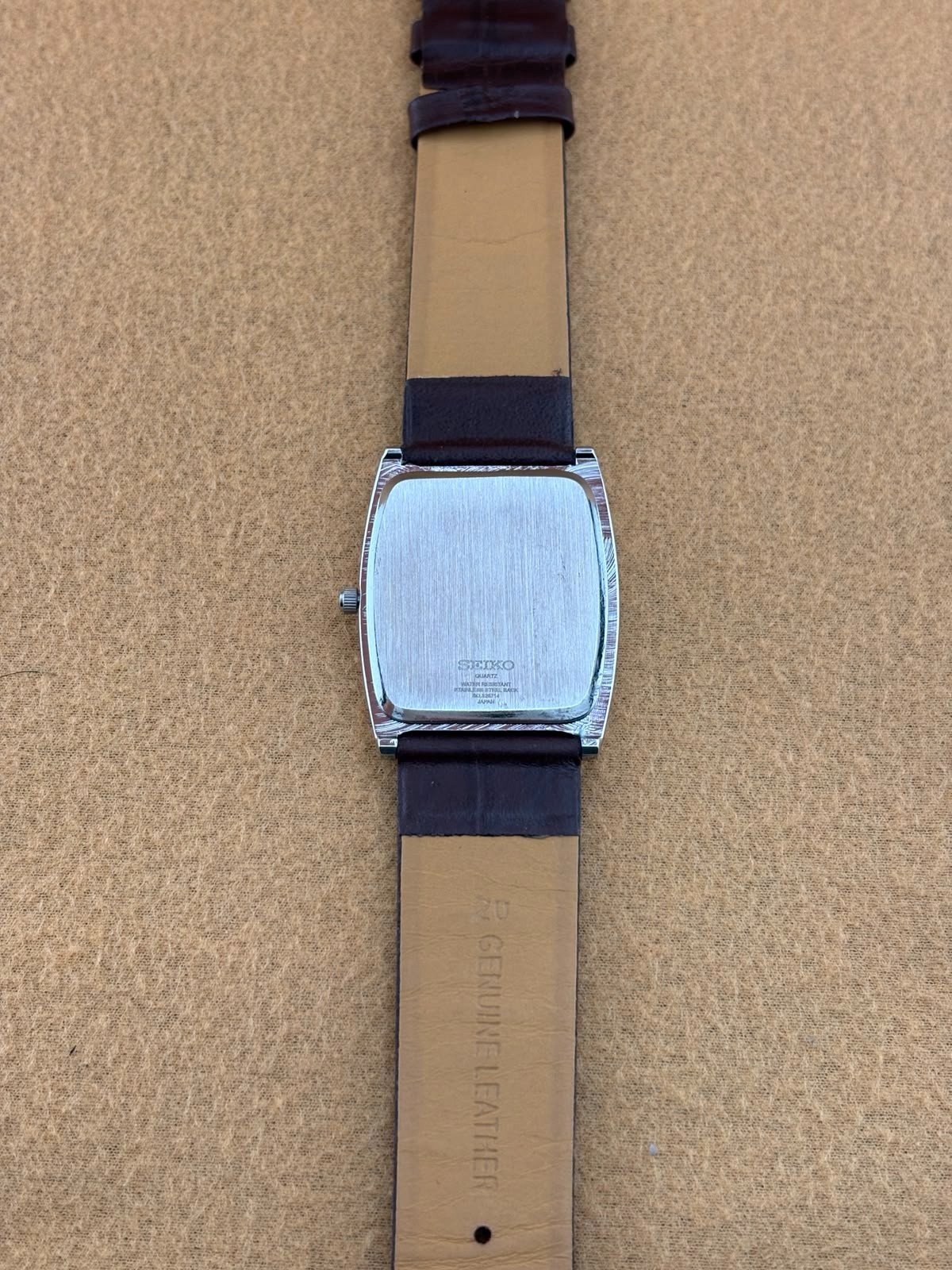 RED SILVER Vintage Seiko barrel Quartz men’s Wristwatch-DARK BROWN STRAP