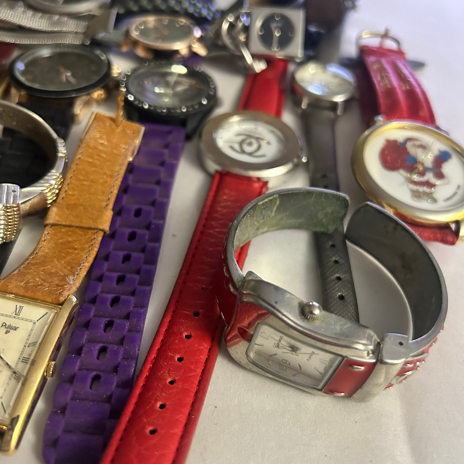 Assorted Watches Used Not Working For Parts Or Pieces lot 15