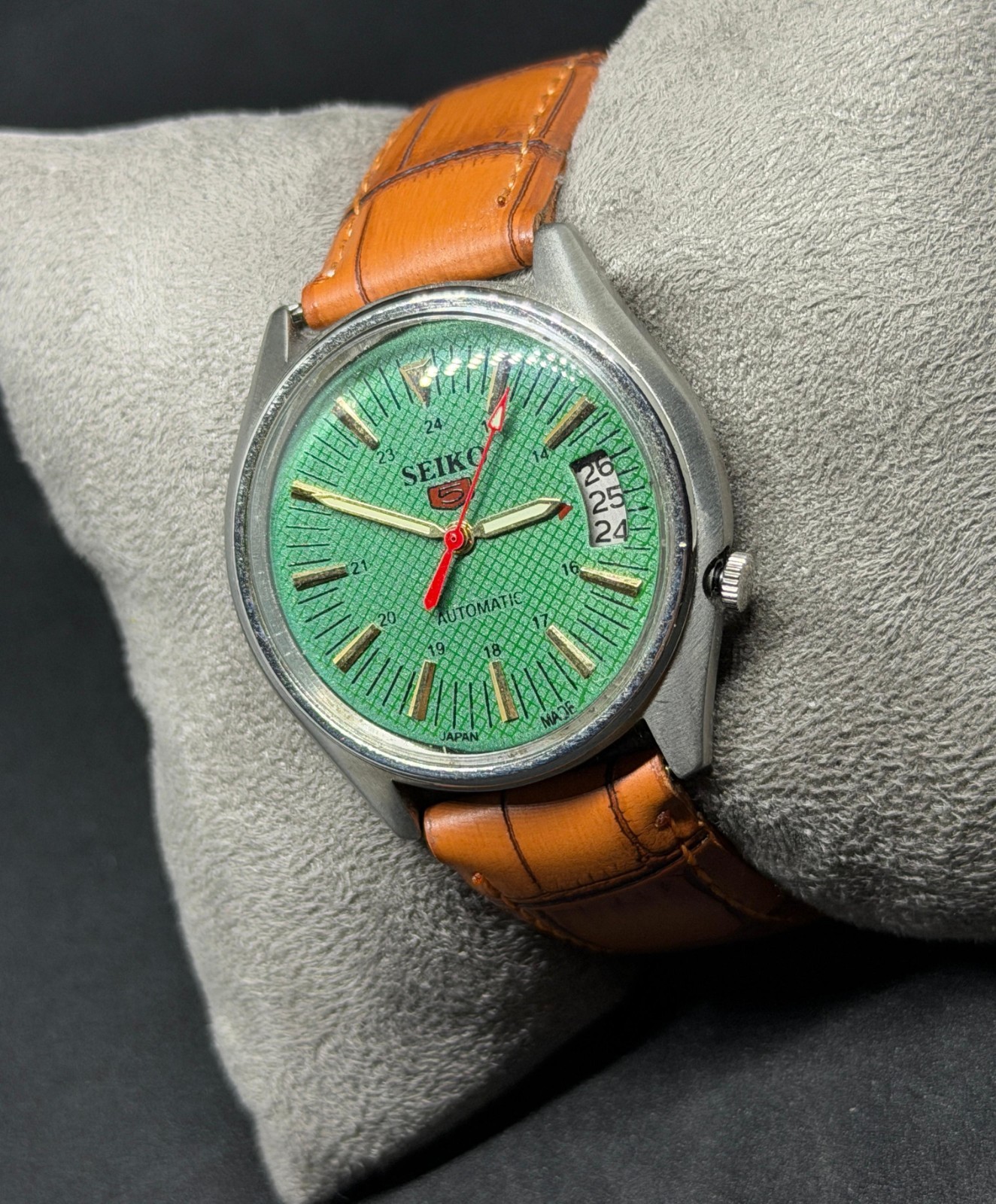 Vintage Seiko 5 Automatic Day/Date Japanese Men’s Wrist Watch