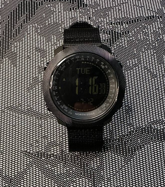North Edge Apache 5BAR Men’s Waterproof Tactical Wristwatch with Compass, Quartz