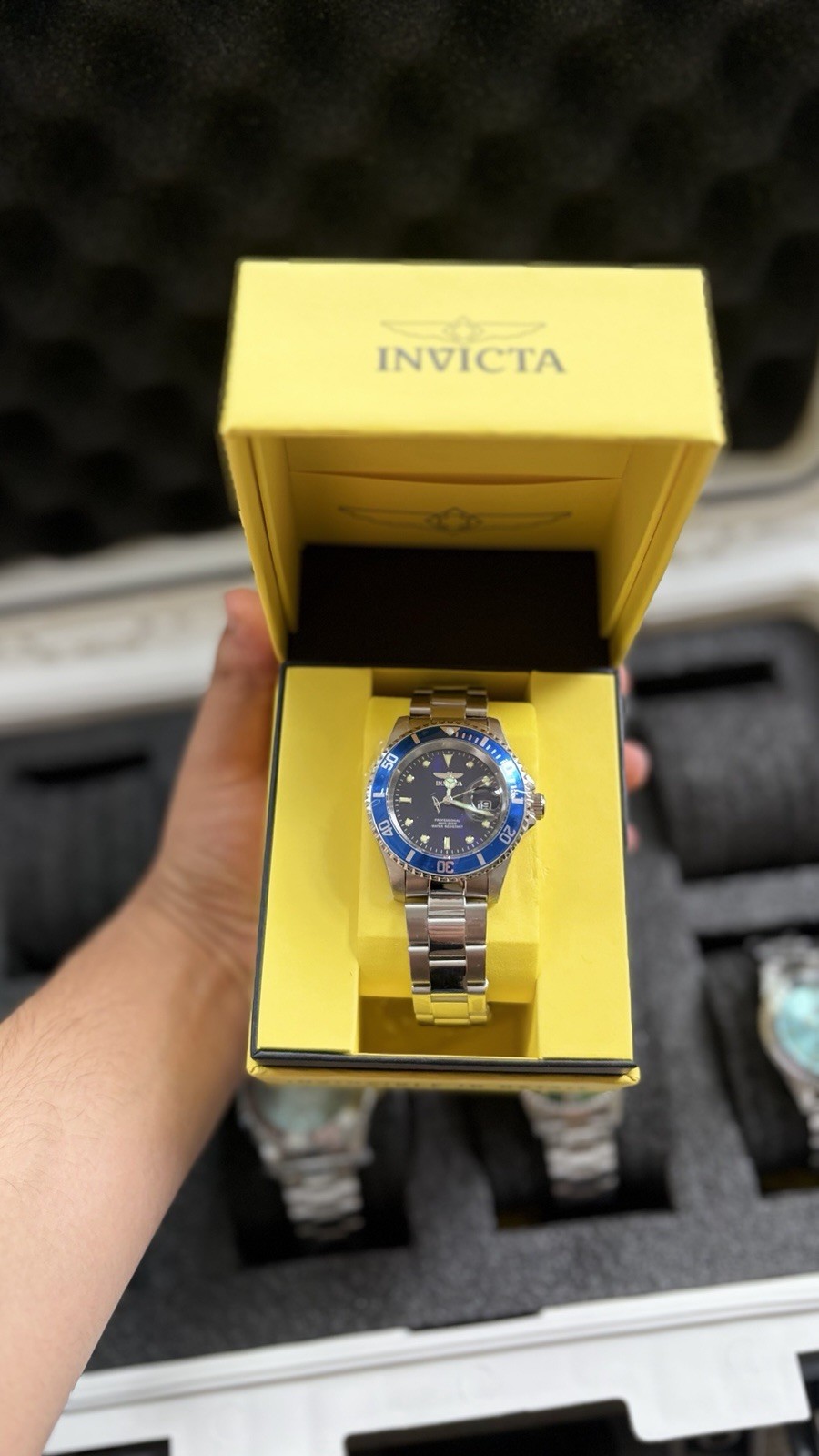 Invicta Pro Diver Coastpath 26972 40mm Blue Dial 200m Stainless Steel mens watch