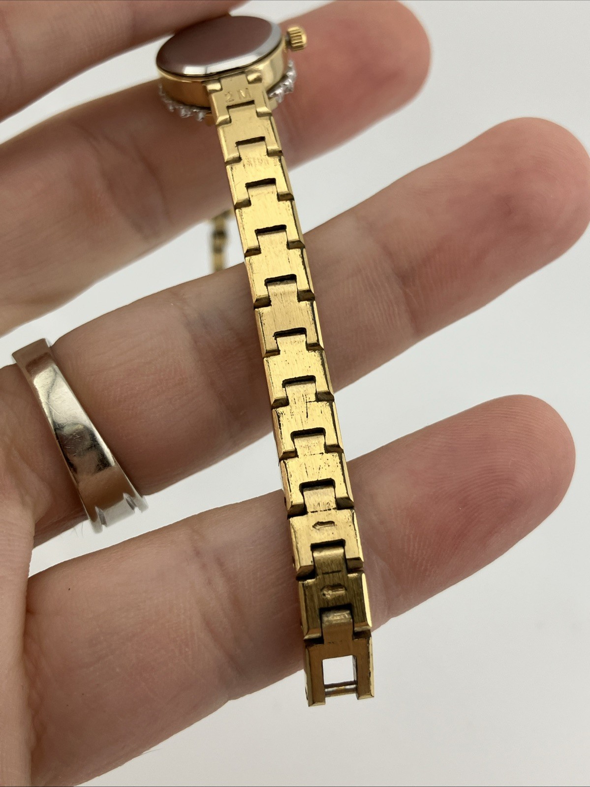 Vtg Austin Lades 17mm Watch Gold Tone Diamond & Ruby Bezel MOP Dial 5.75″ – RUNS