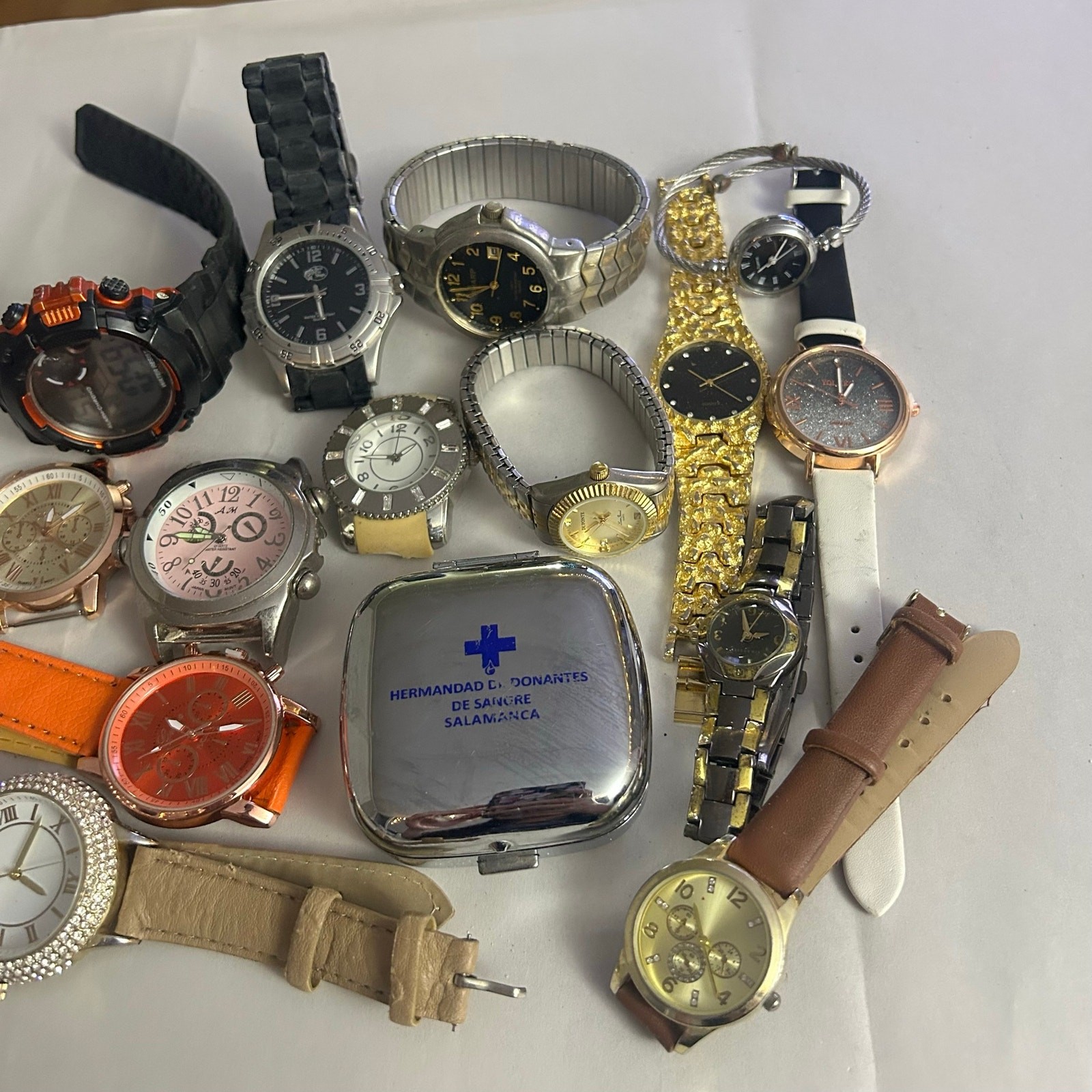Assorted Watches Used Not Working For Parts Or Pieces lot 18
