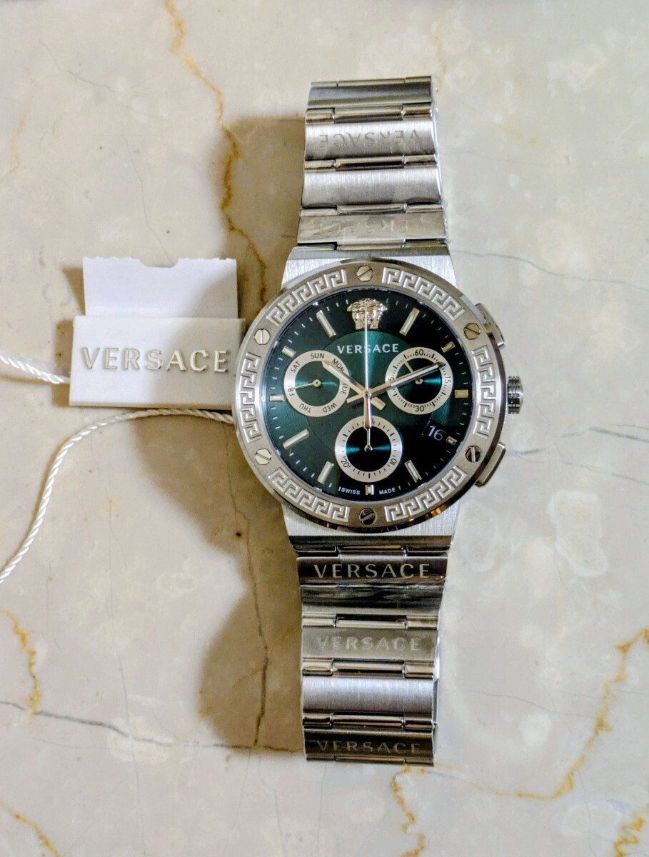 [B1Y] Versace Greca Logo Chronograph Green Silver Watch VEZ900121 [c3p]