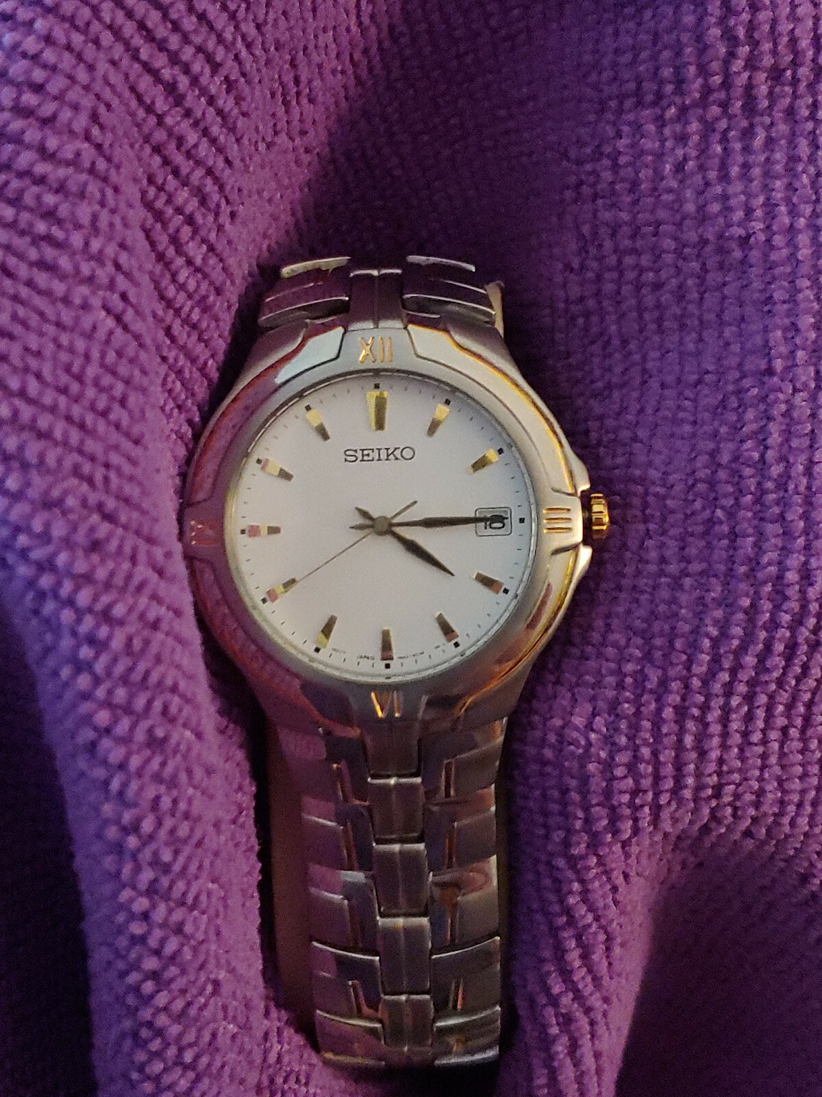 SEIKO MEN’S TIMEPIECE #7N42-6000 GORGEOUS WHITE DIAL W/ GOLD COLORED HOUR MARKS