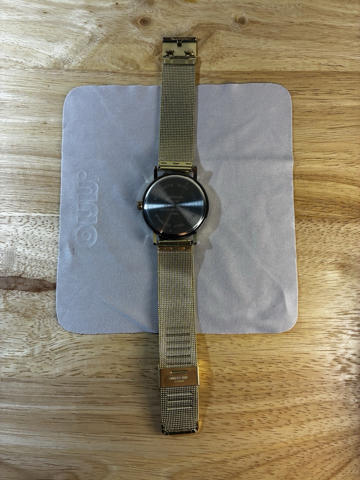 Gold-Tone Analog Quartz Wristwatch Mesh Band Black Dial Men’s Dress Formal