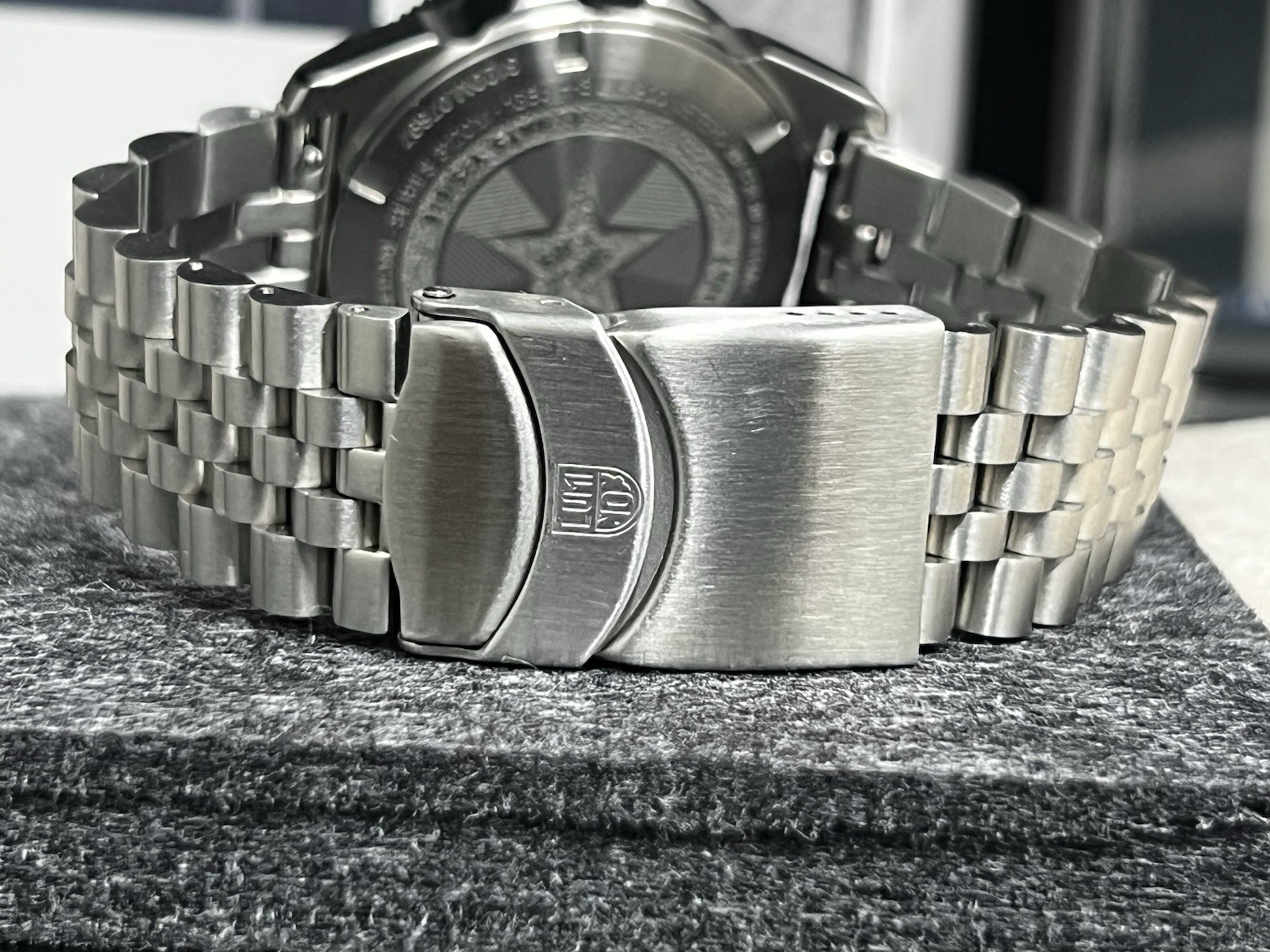 Luminox Pacific Diver Ripple 39mm Stailess Steel Bracelet Ref. XS.3122M.1