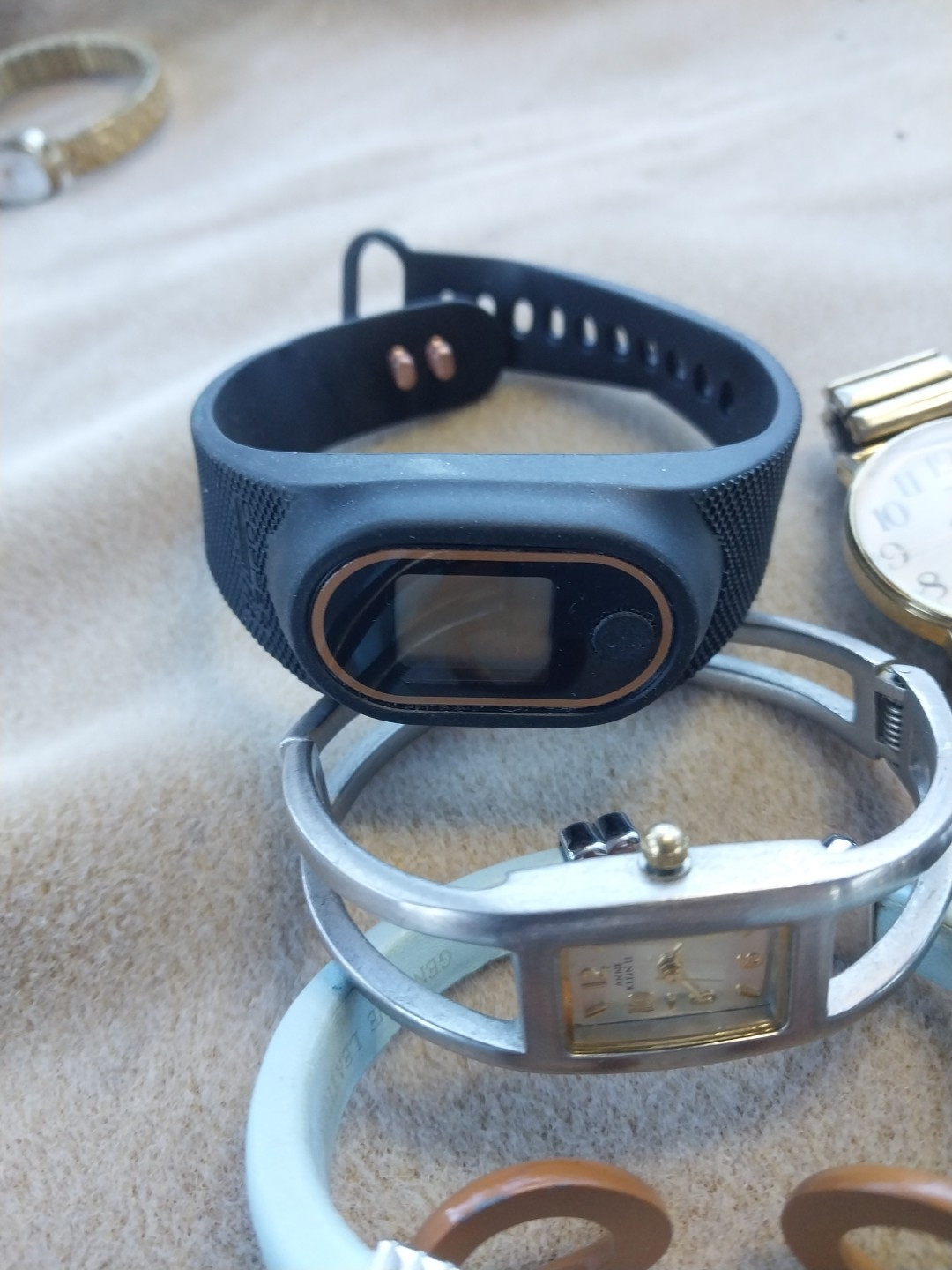 Is 18 none working watches