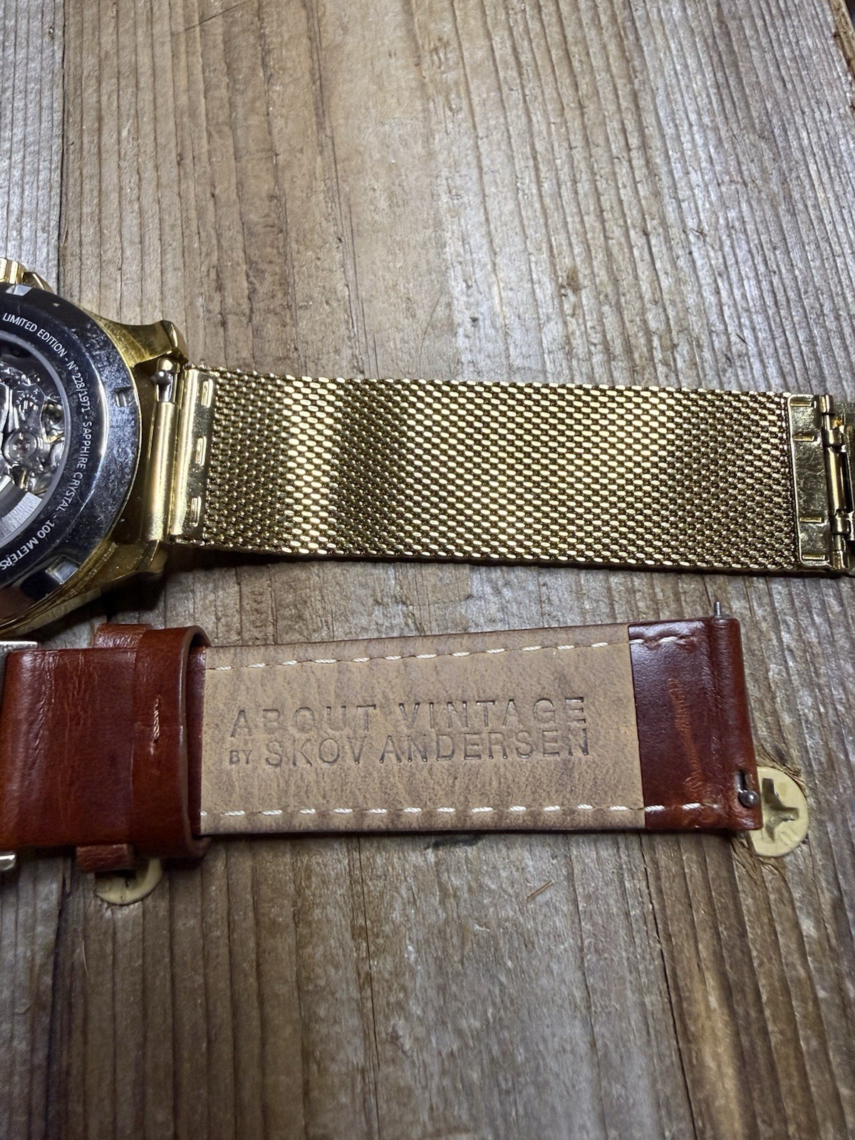 About Vintage (AV88) Gold Tone 1971 Swiss Auto Wristbands 40mm Beautiful.