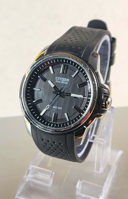 Citizen Eco-Drive J810 WR100 Men’s Watch Black Dial Rubber Strap (NJL029959)