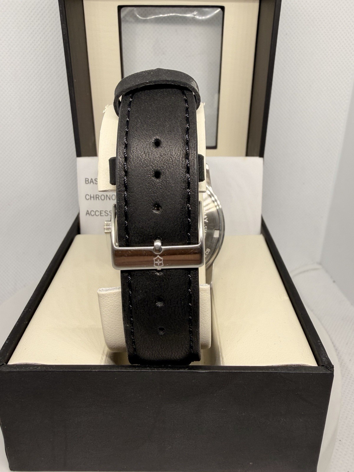 Victorinox Swiss Army Quartz White Dial Arabic Date Black Leather 100m