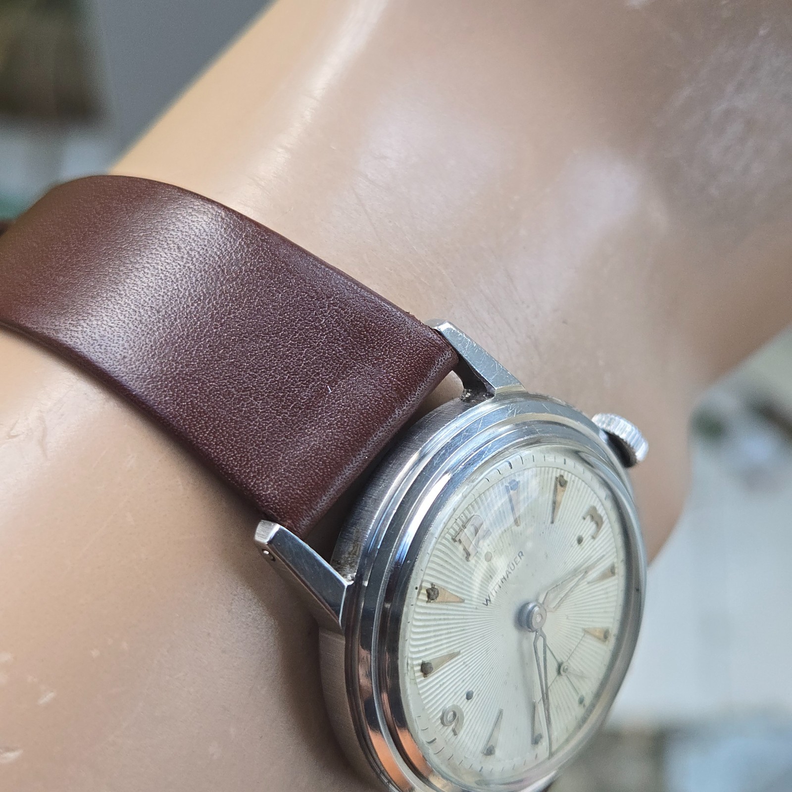 Vintage WITTNAUER men’s manual wind watch 10SG Sunburst dial 1950s