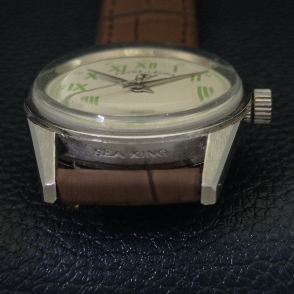 FAVRE LEUBA SEA KING VINTAGE HAND-WINDING SWISS MENS CREAM DIAL WATCH a703819-1