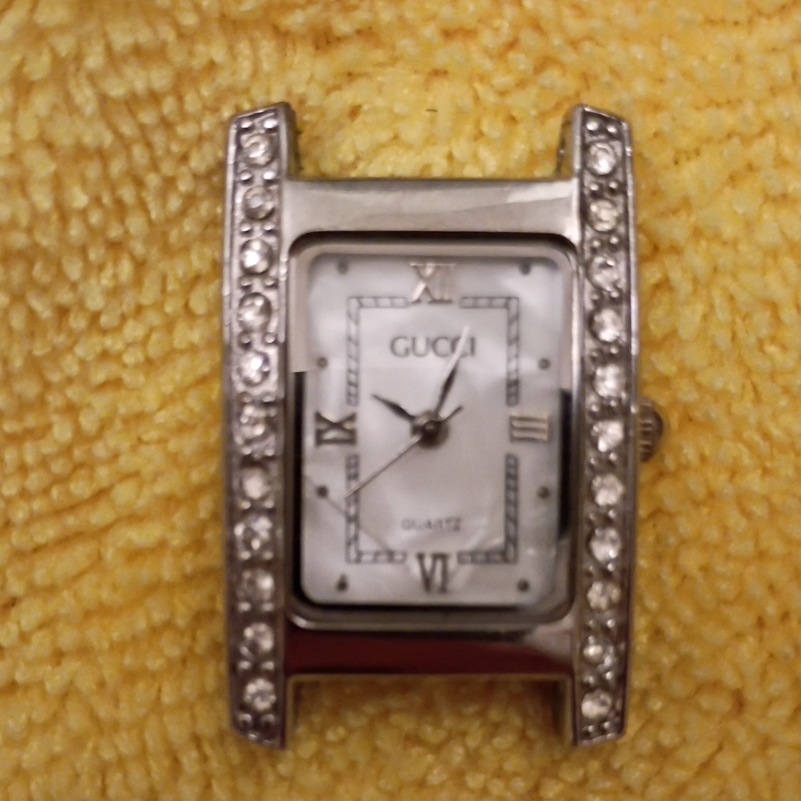 Gucci 3900L Stainless Steel Women’s Watch with Diamond Bezel/Dial (a215)