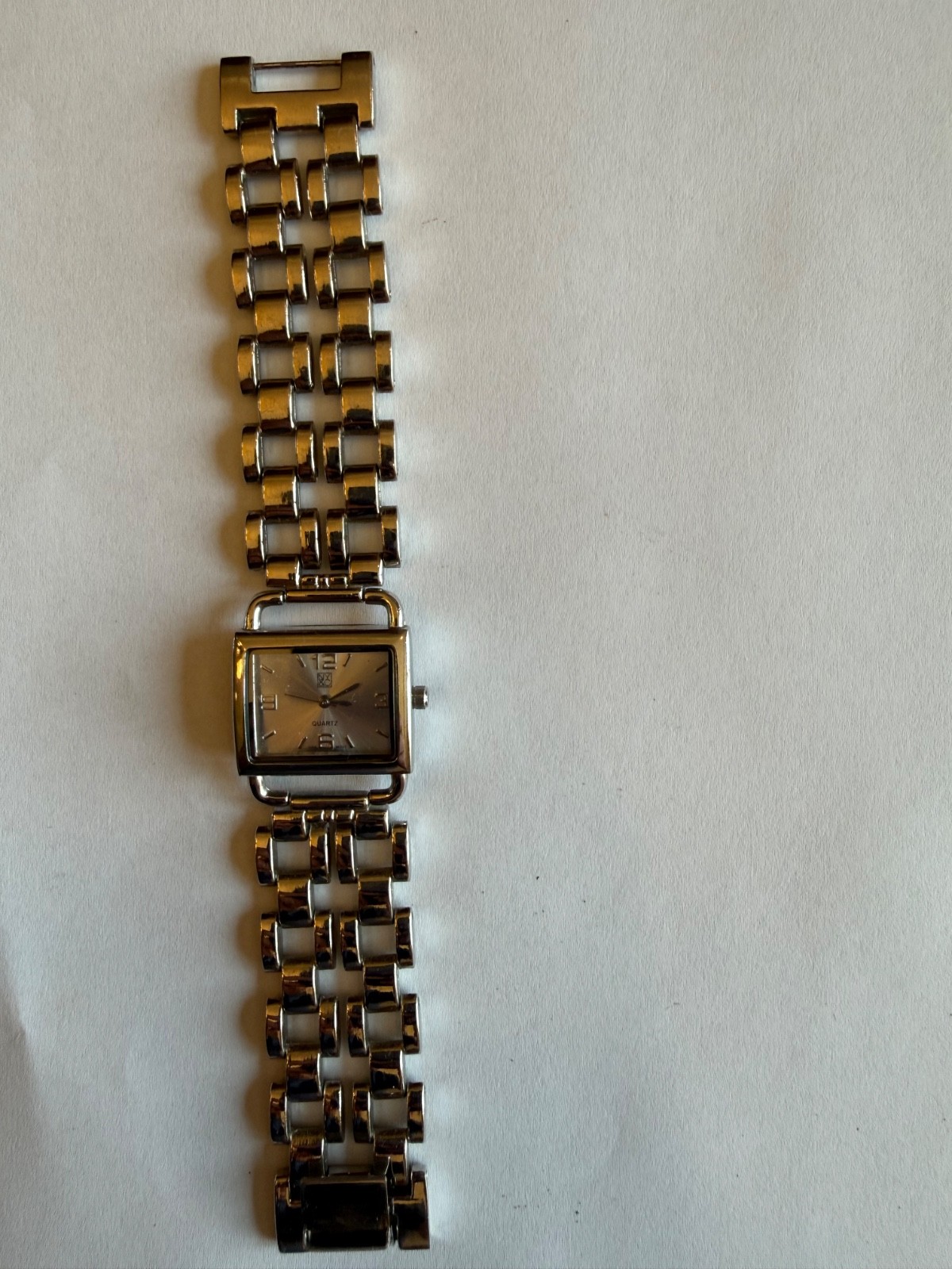 NY&C gold tone ladies quartz watch. New battery installed