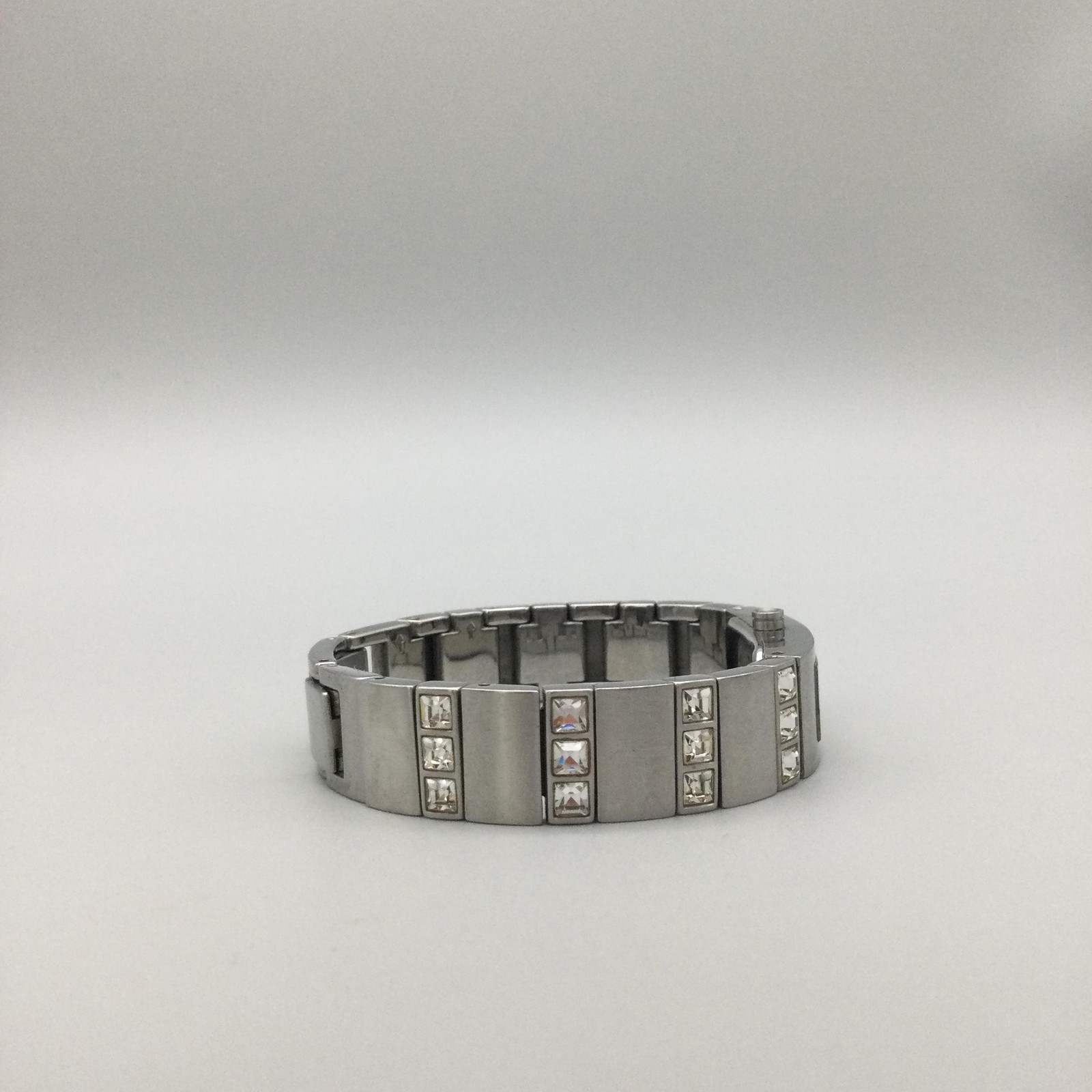DKNY Womens Watch 13mm Silver Tone Stainless Crystals NY-2001 New Battery 6″