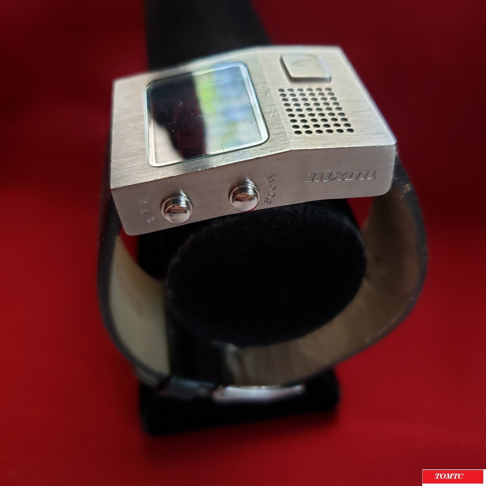 Nixon “The Dork” (Black) China Movement w/ Original Box & Stand & Manual [4C]