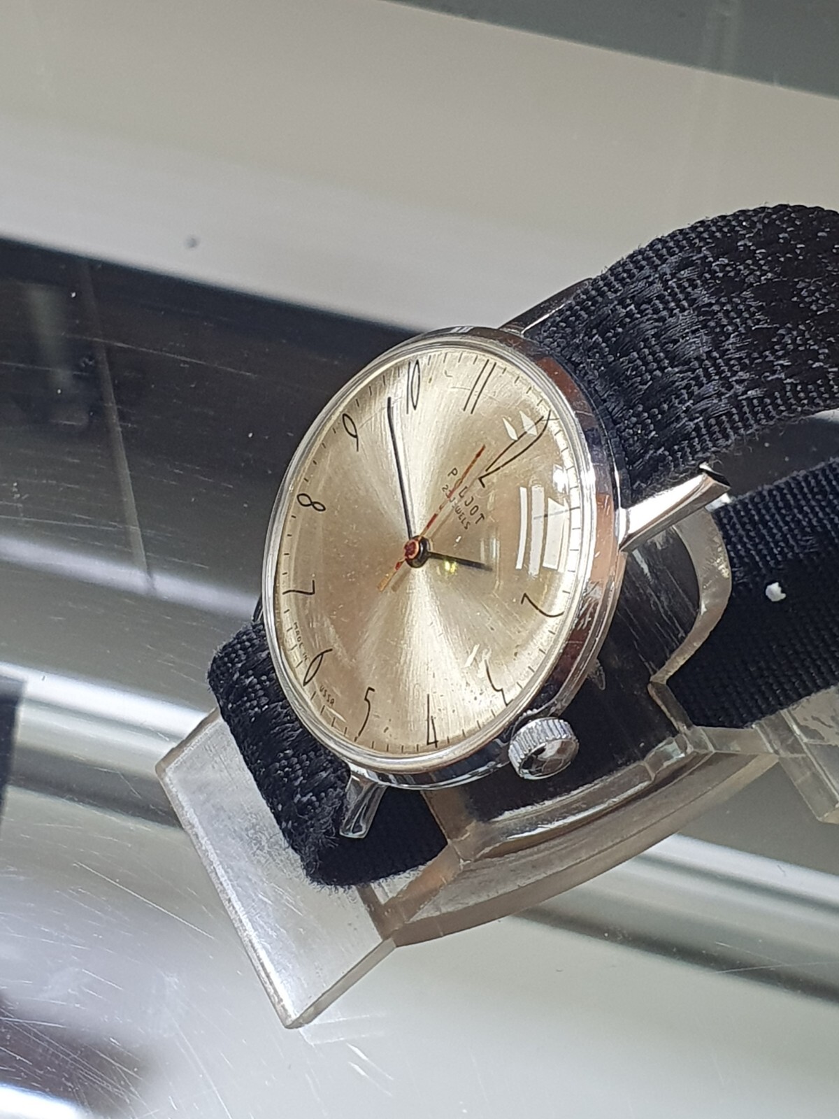 Vintage POLJOT De Luxe 1MChZ Ref.2209 Ultra Slim 23 Jewels USSR Made Watch
