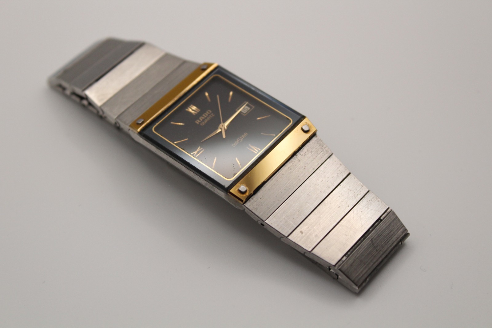Vintage Rado DiaStar Quartz – Black Dial – Original Integrated Bracelet – Swiss