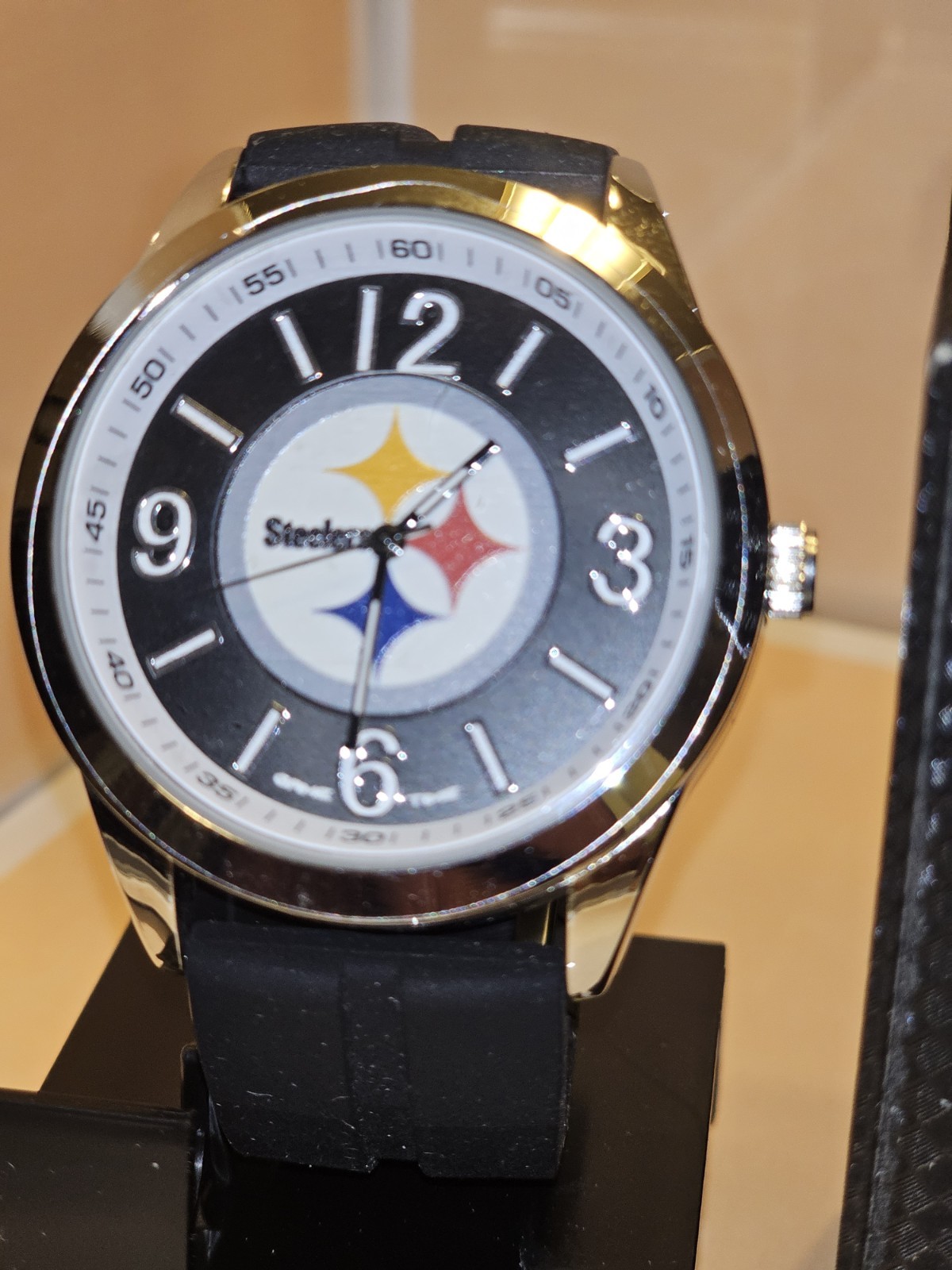 Steelers Analog Quartz Wristwatch Logo Dial Black Rubber Strap Silver Case Box