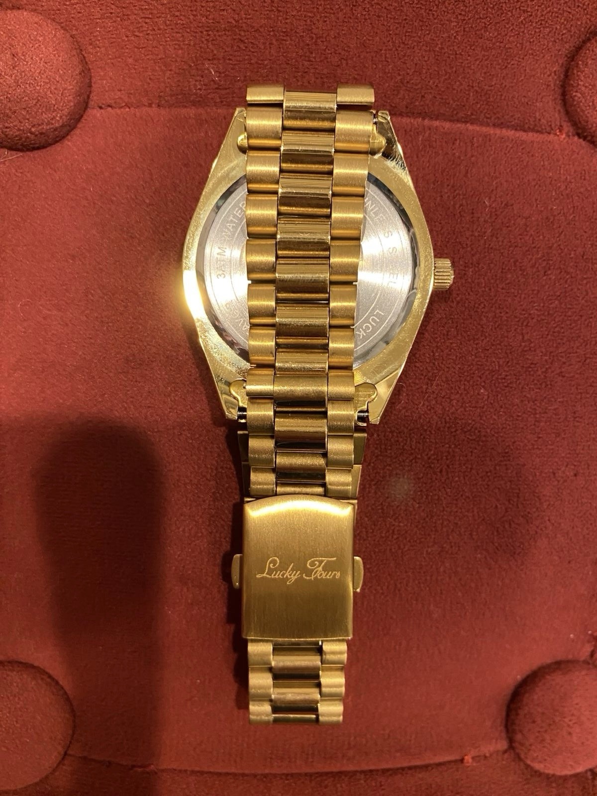 Lucky Fours Quartz Watch Gold Tone Bracelet Black Dial Day-Date Fluted Bezel