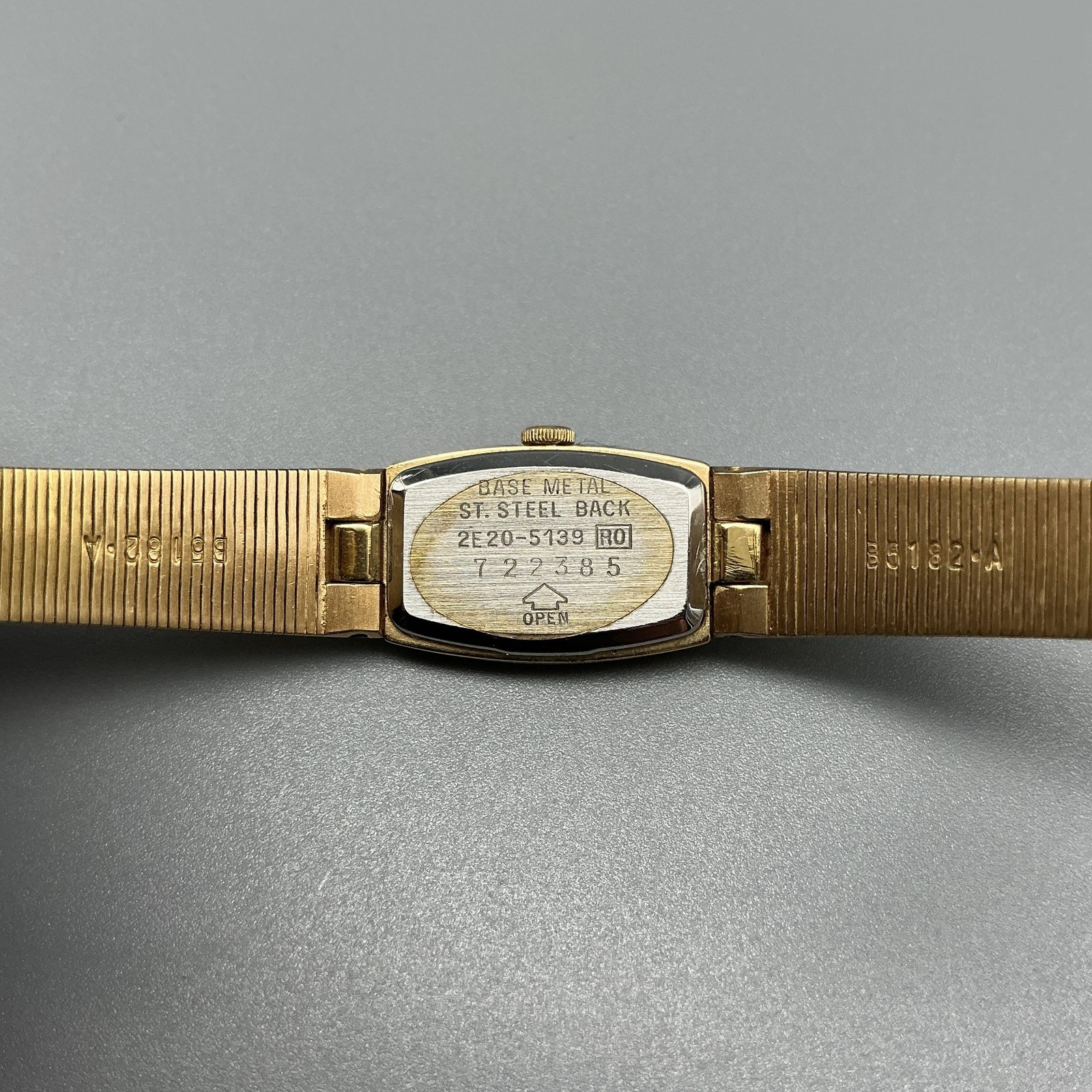 Vintage Seiko Womens Watch 13mm Gold Tone Rectangle 2E20-5139 New Battery 5″