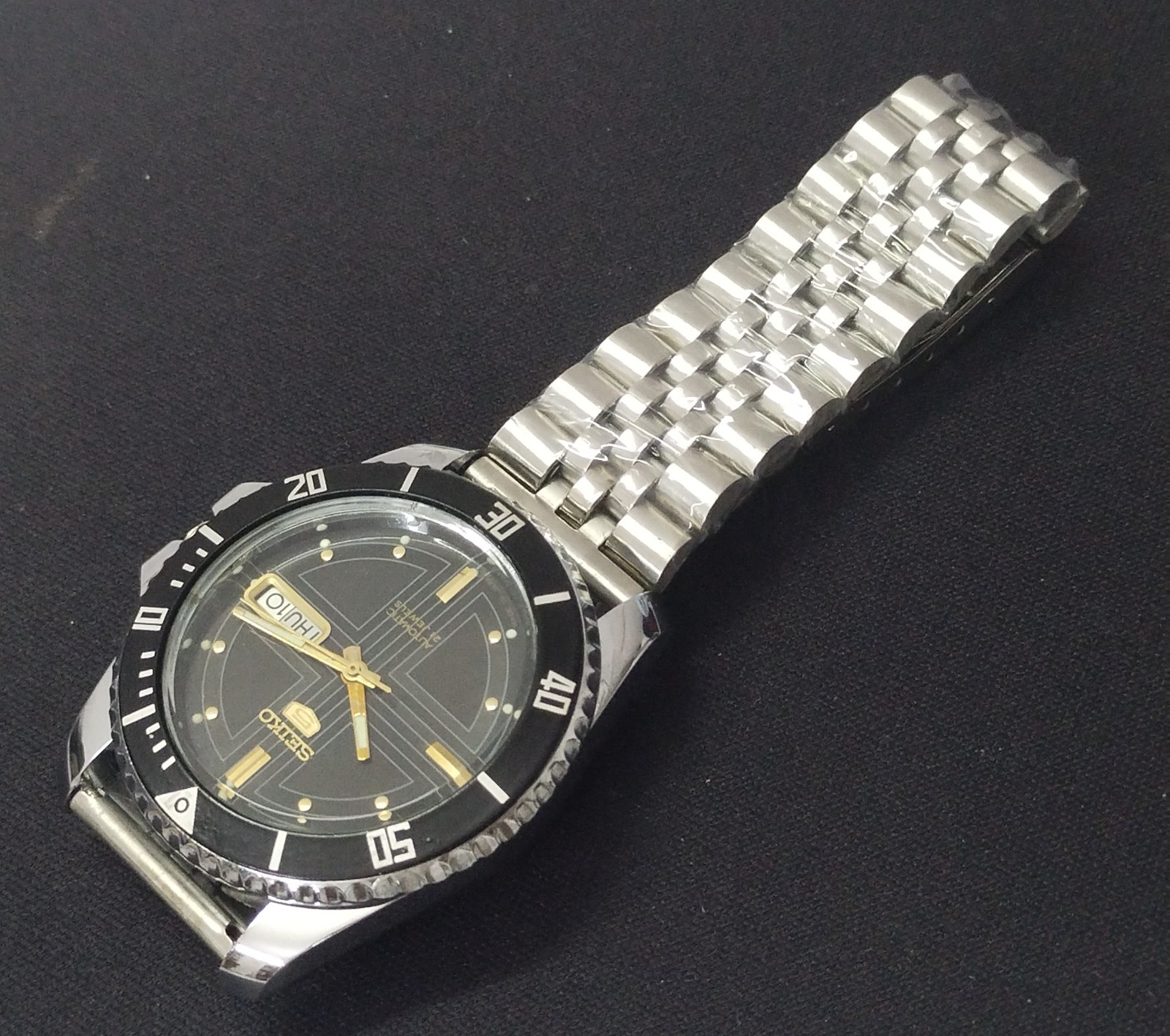 Vintage Seiko 5 Automatic Watch for Men Black Dial Excellent Condition