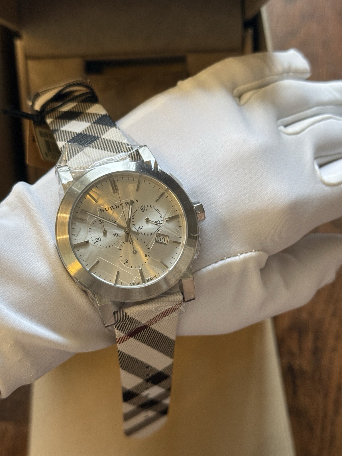 Burberry BU9357 Nova Check 42 mm Stainless Steel Chronograph Unisex