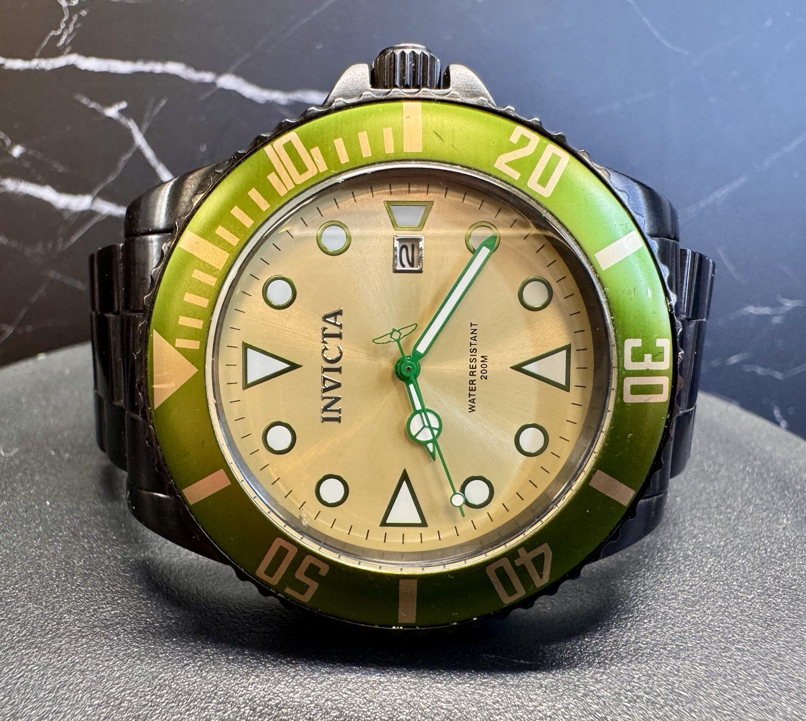 Invicta Pro Diver 90298 44mm Men’s Quartz Watch Green Bezel Champagne Dial 200M