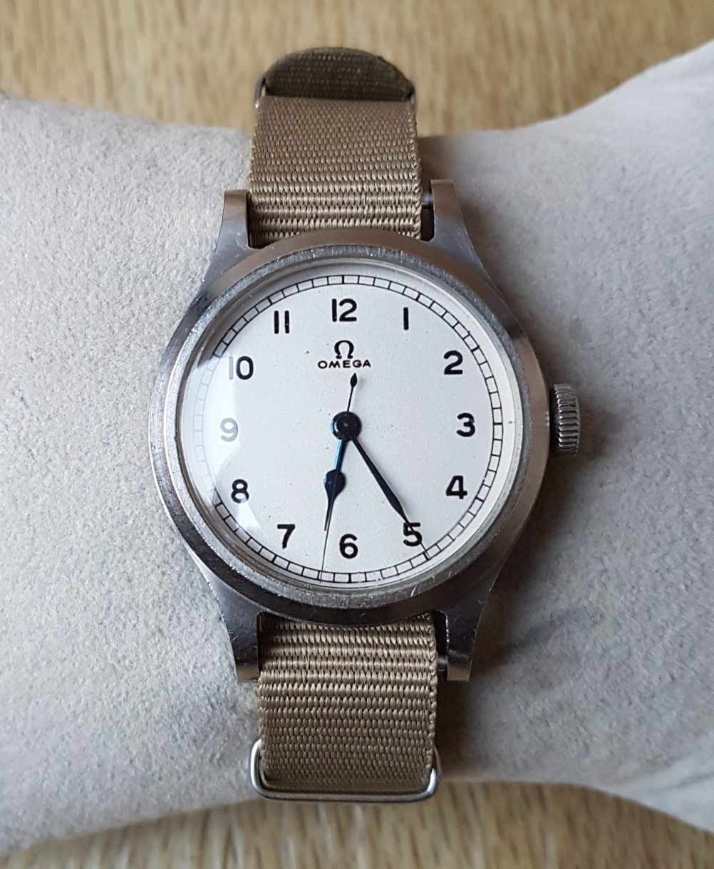 Omega British military Air Ministry 6B/159 RAF watch 56, issued Pilot watch
