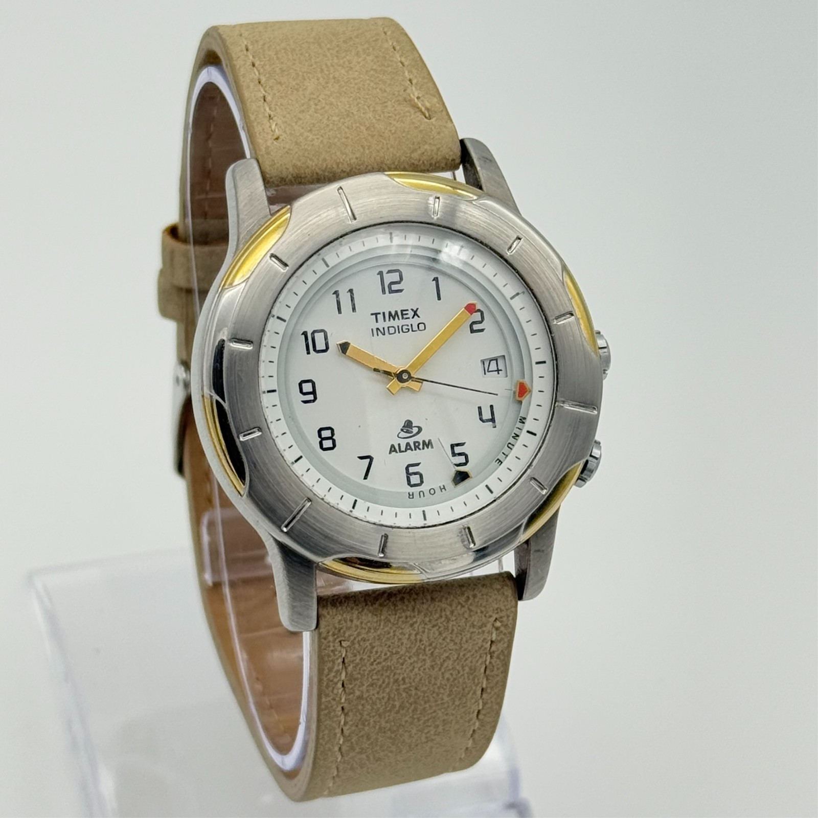 Vintage 2000 Men’s TIMEX Silver Tone Indiglo Analog Alarm 39mm Watch, Sand Strap