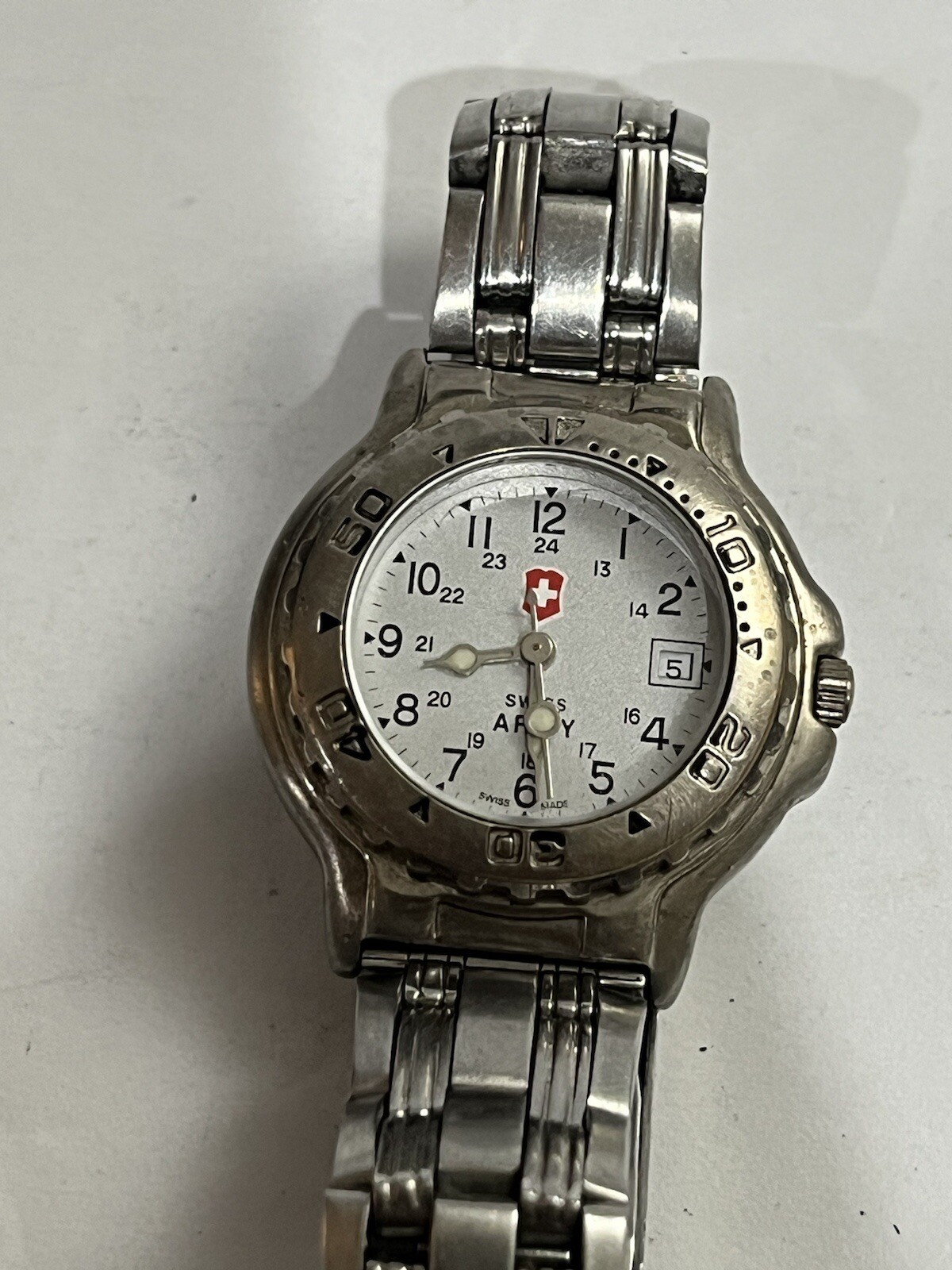 Victorinox SWISS ARMY Ladies Watch 100 MTR Water Resident W/ New Battery!