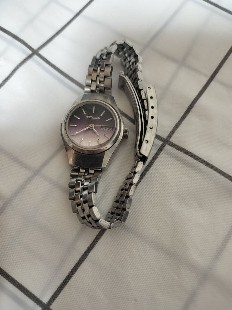 Working CITIZEN automatic watch 7000, purple dial, cut glass.