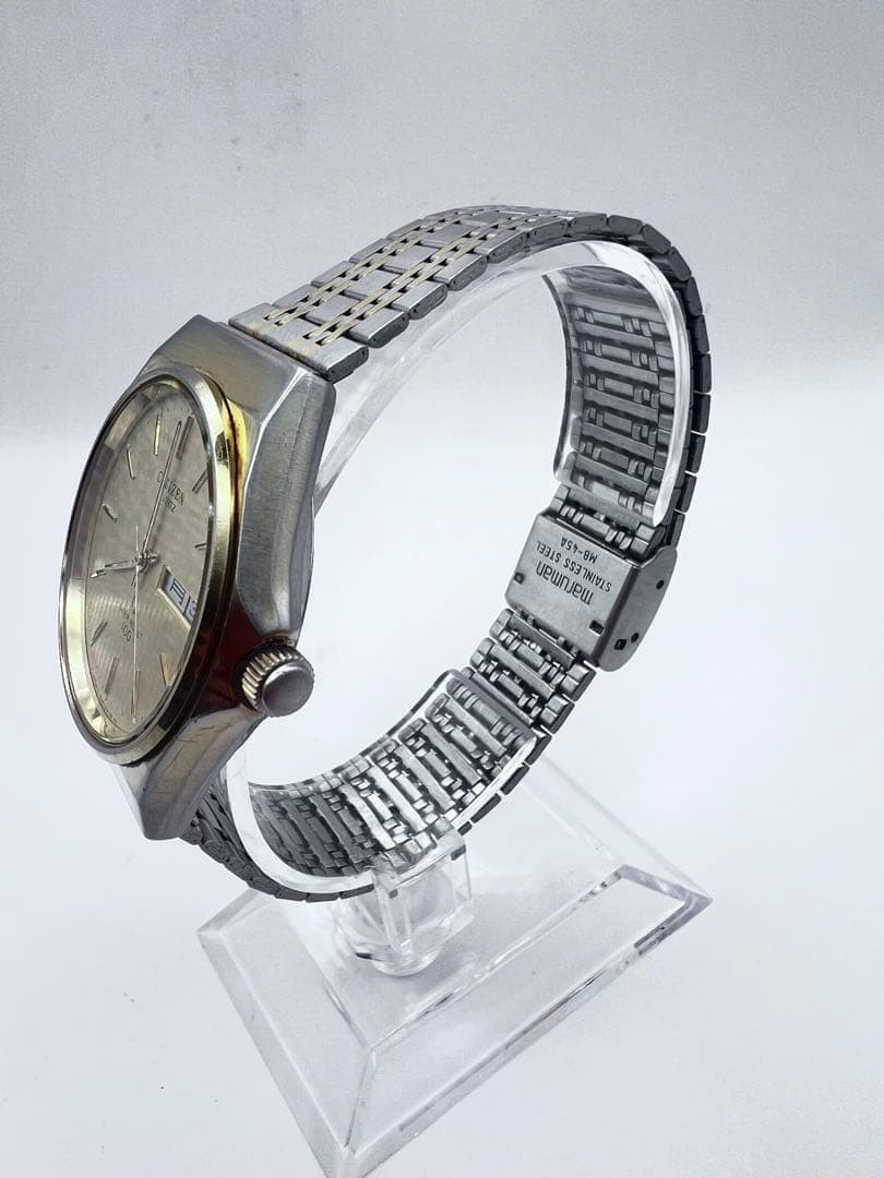 CITIZEN QUARTZ wristwatch, gold and silver case.
