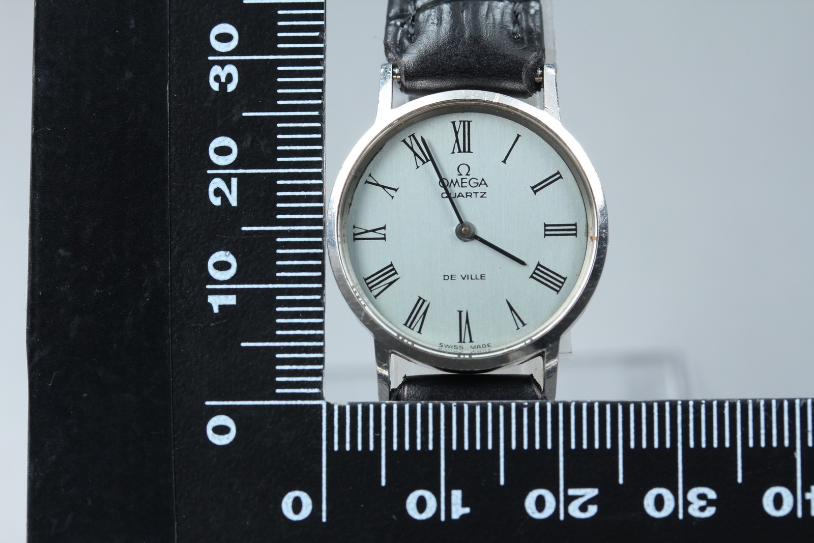 Vintage 70s OMEGA De Ville Cal.1350 Quartz Roman Dial 23mm Ladies watch New Batt