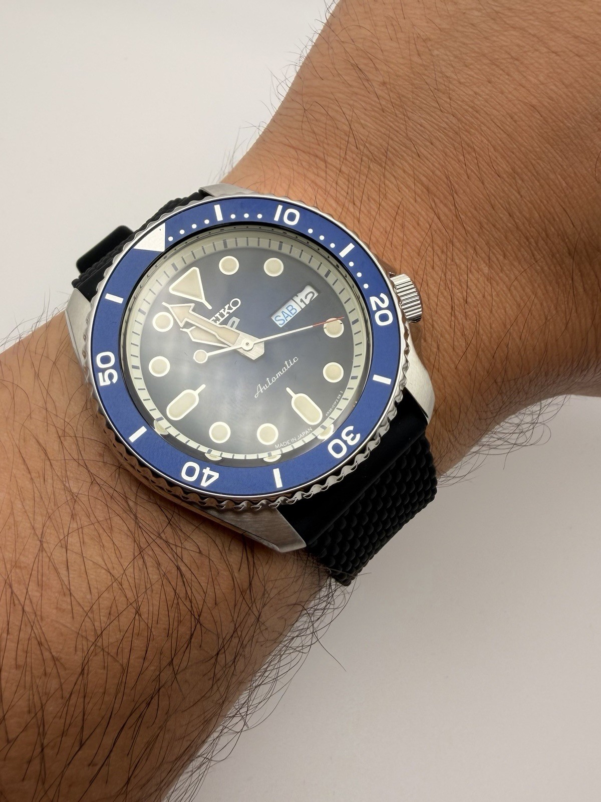 Seiko 5 Automatic Diver 42.5mm Blue Dial/Bezel Day/Date 10 BAR Rubber