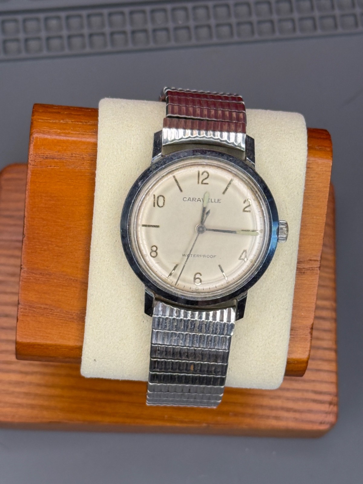 Estate find: Vintage Men’s Caravelle Waterproof Mechanical Watch, Running