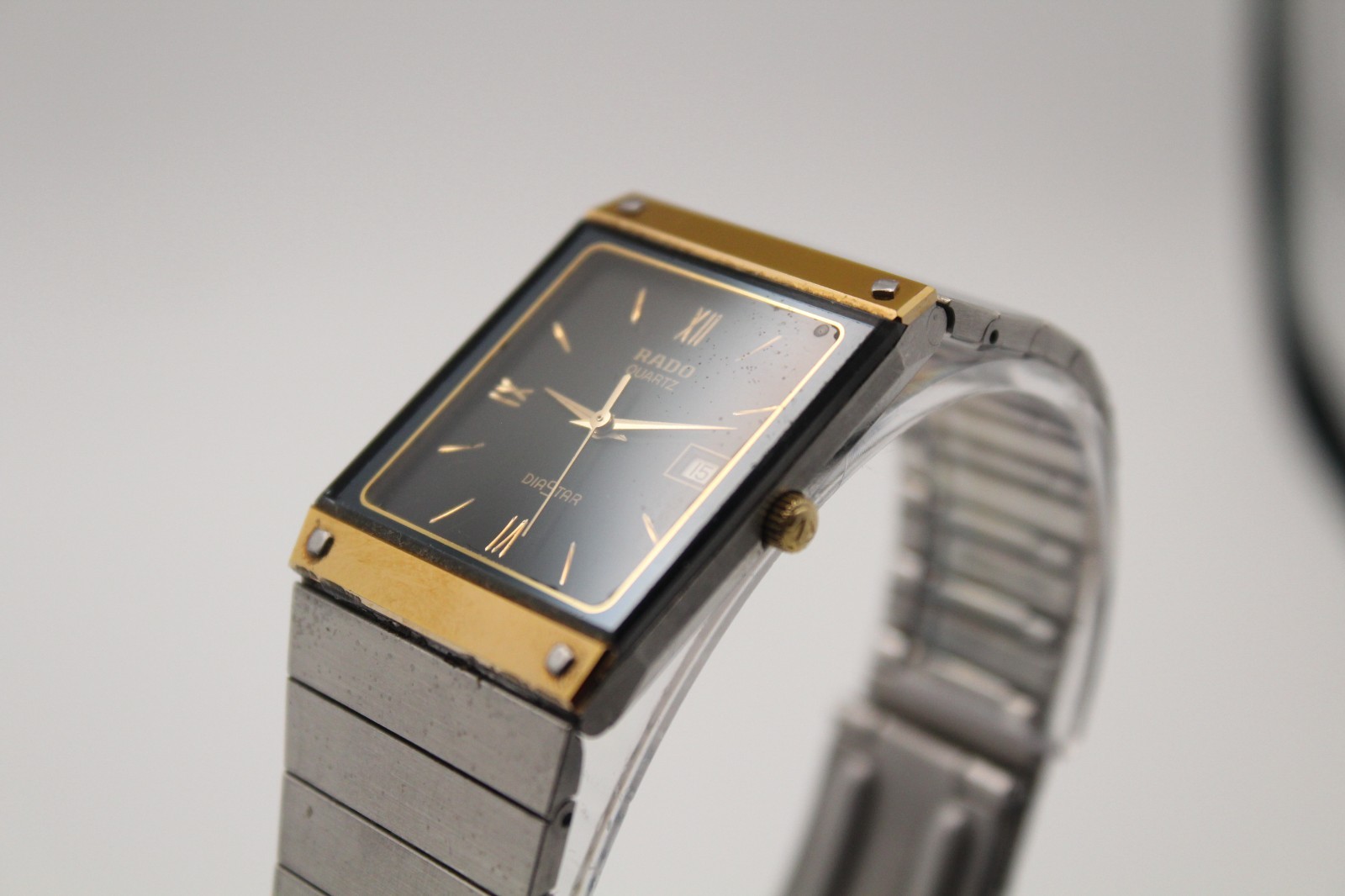 Vintage Rado DiaStar Quartz – Black Dial – Original Integrated Bracelet – Swiss