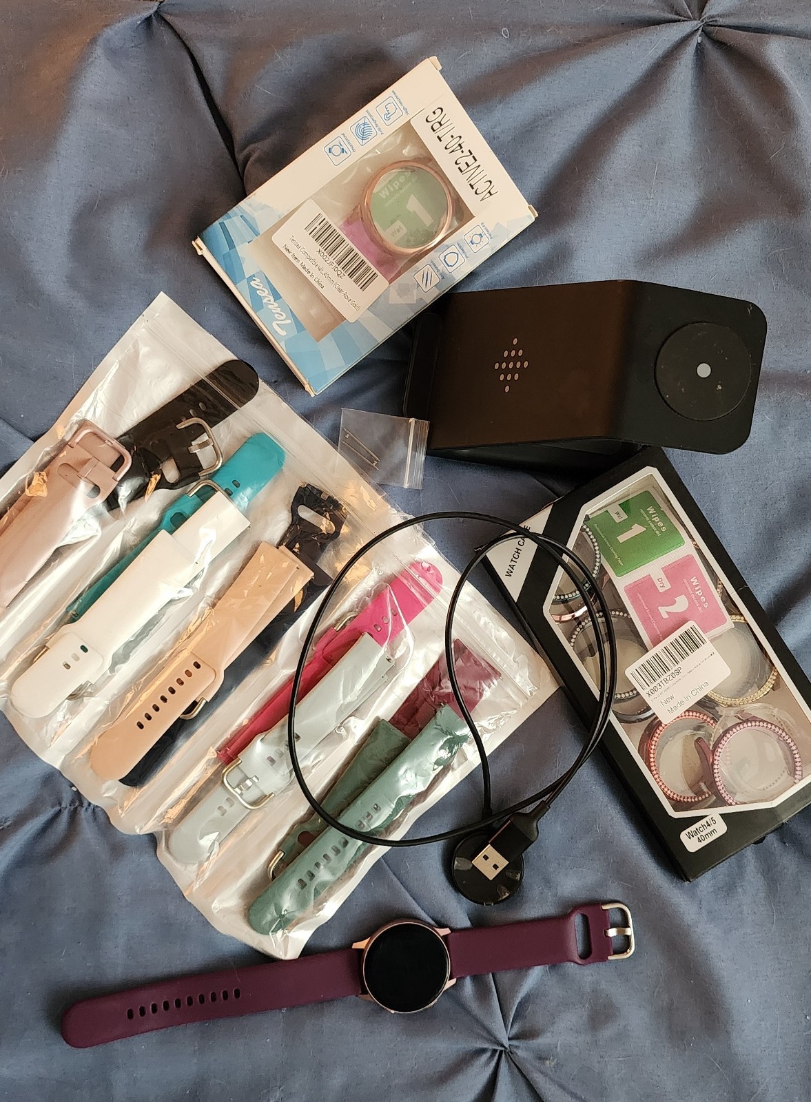 Samsung Galaxy Watch Active 2 40mm band w/Accessories