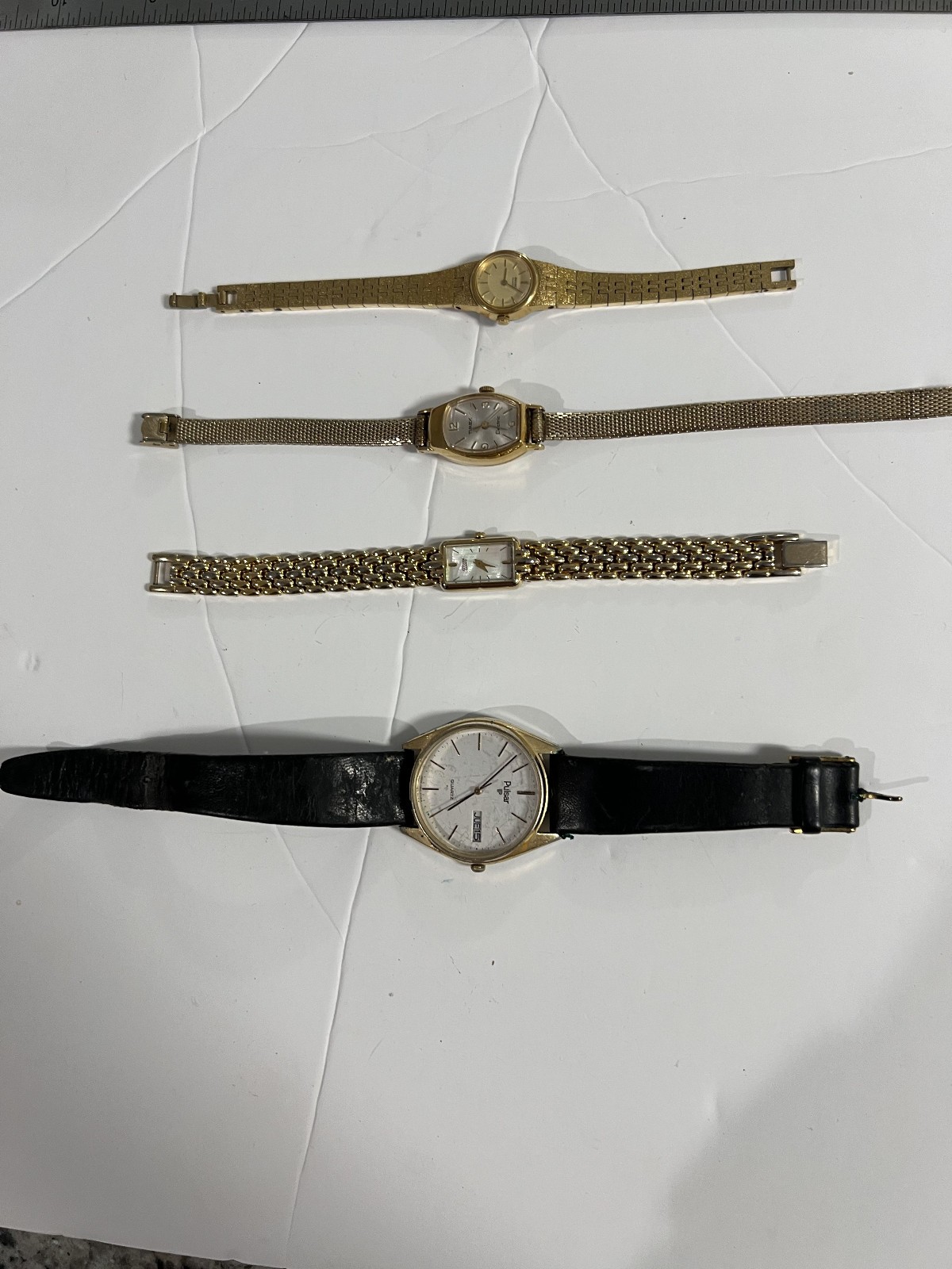 FOUR VTG ESTATE WATCHES – WOMEN’S WATCHES ELEGANT VINTAGE
